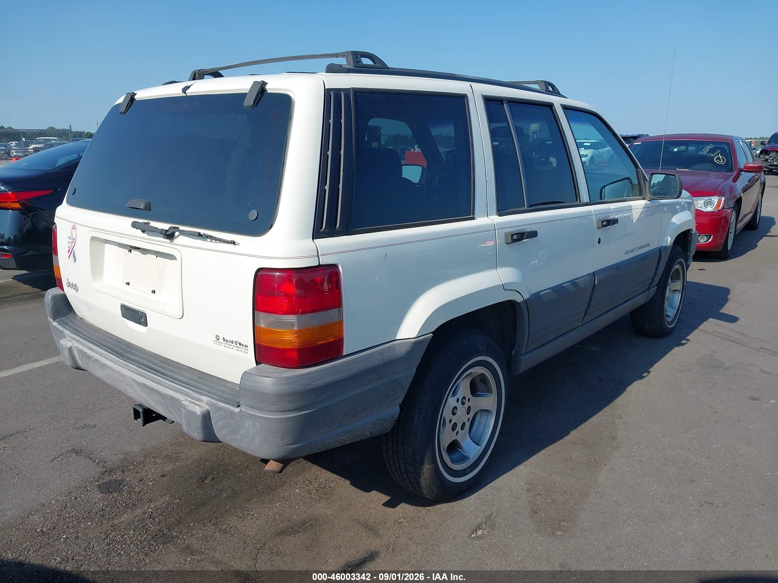 1997 Jeep Grand Cherokee Laredo/tsi White vin: 1J4FX58S7VC629764