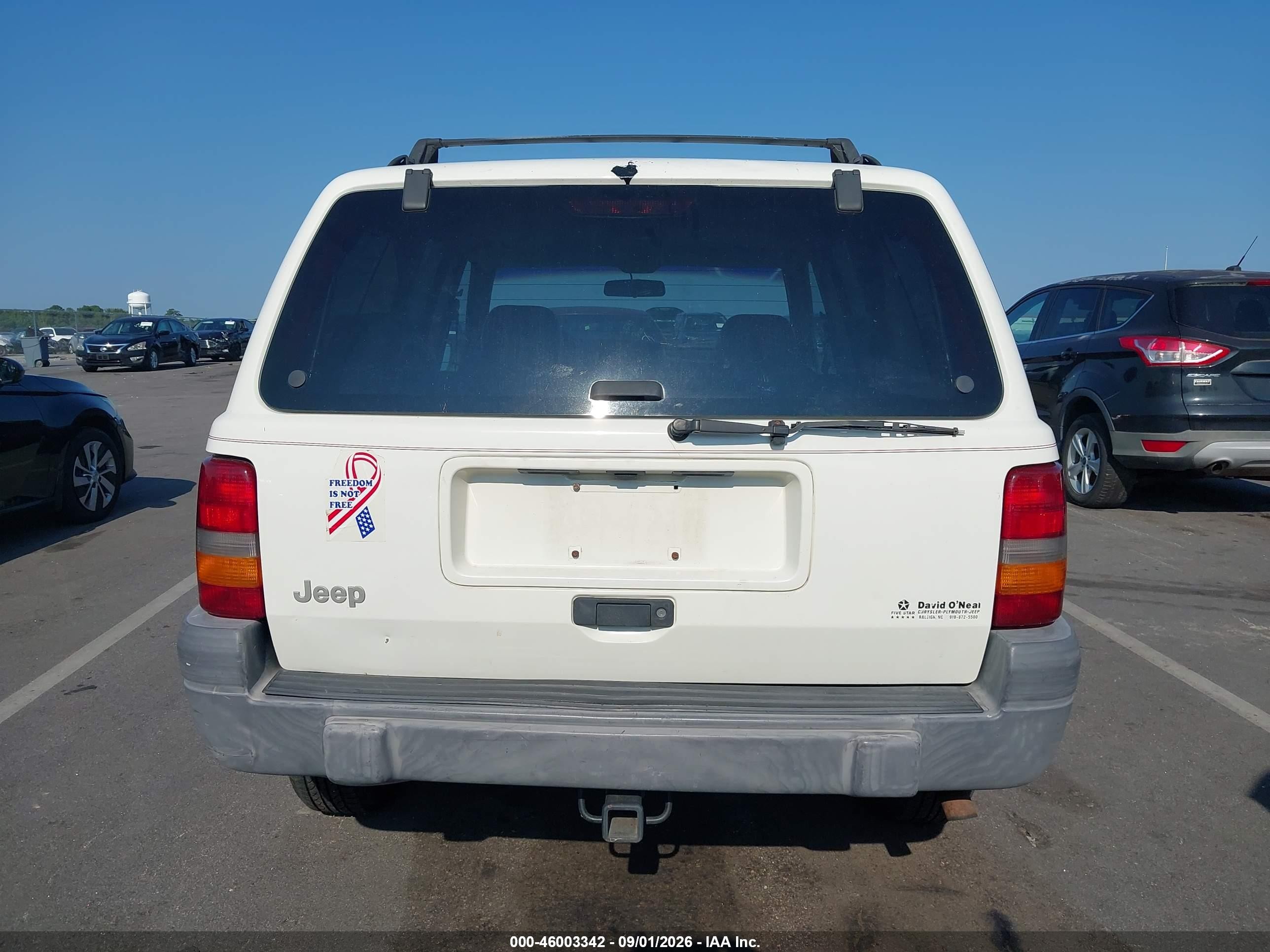 1997 Jeep Grand Cherokee Laredo/tsi White vin: 1J4FX58S7VC629764