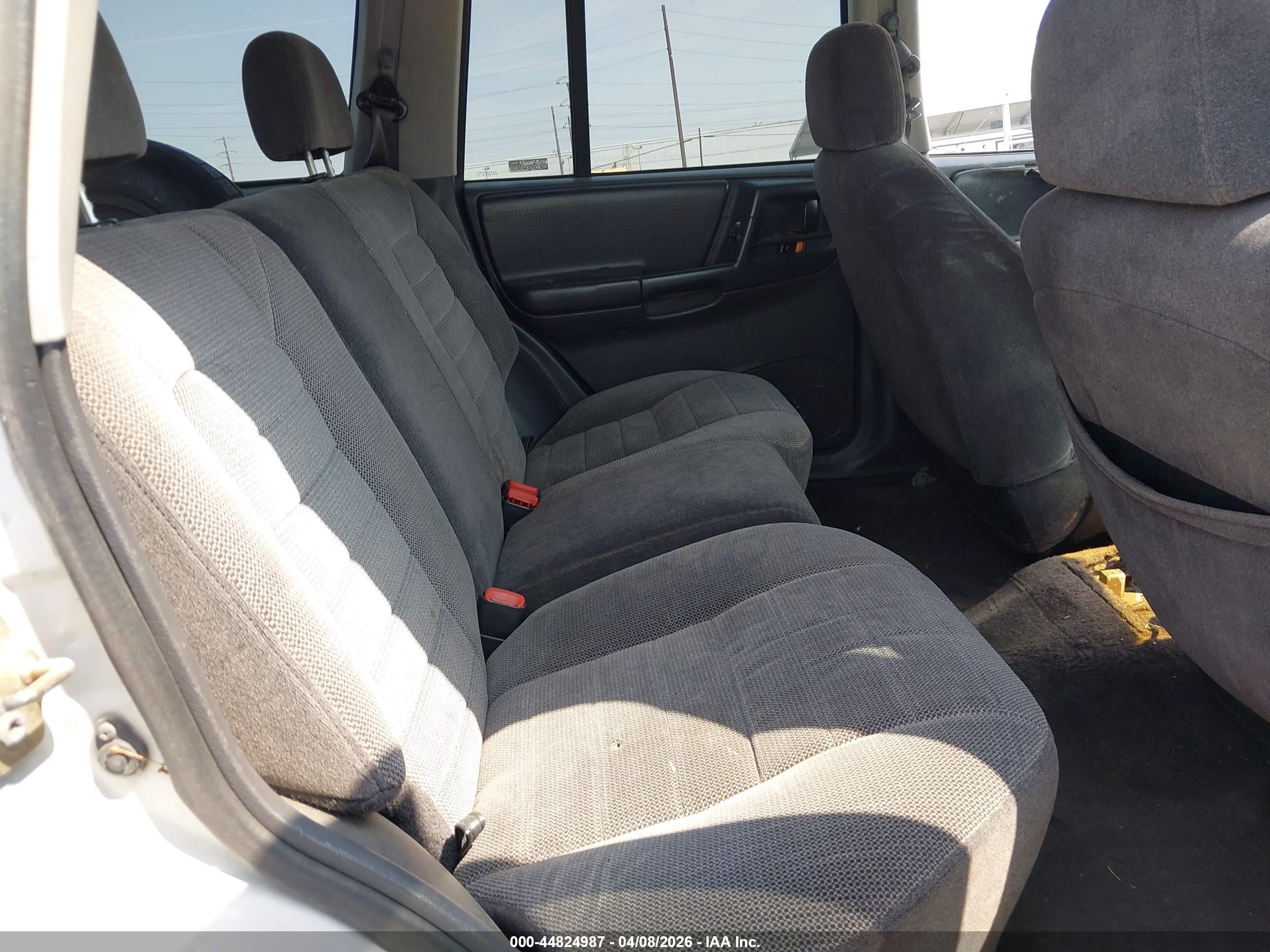 1996 Jeep Grand Cherokee Laredo Серый vin: 1J4FX58S8TC249796