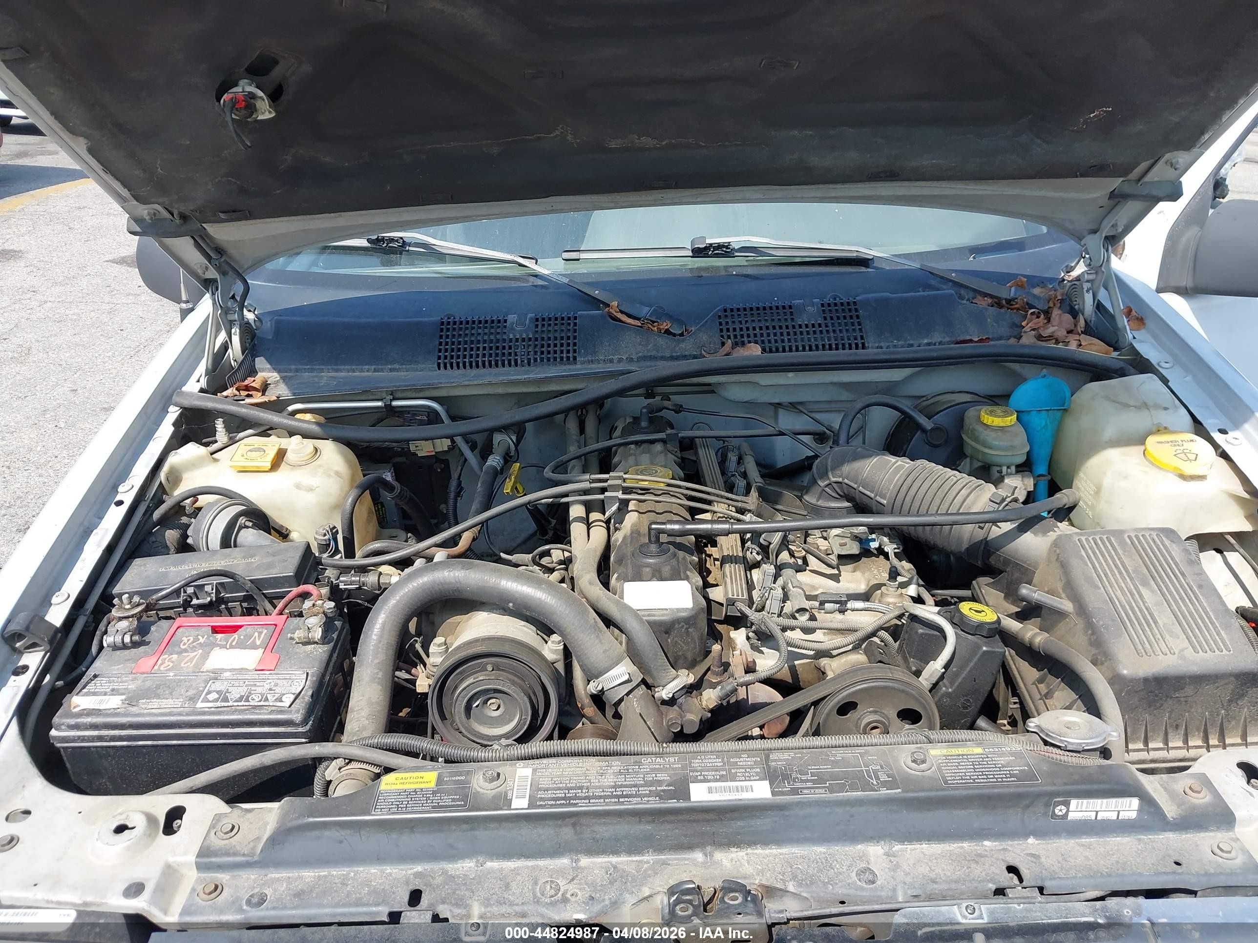 1996 Jeep Grand Cherokee Laredo Серый vin: 1J4FX58S8TC249796