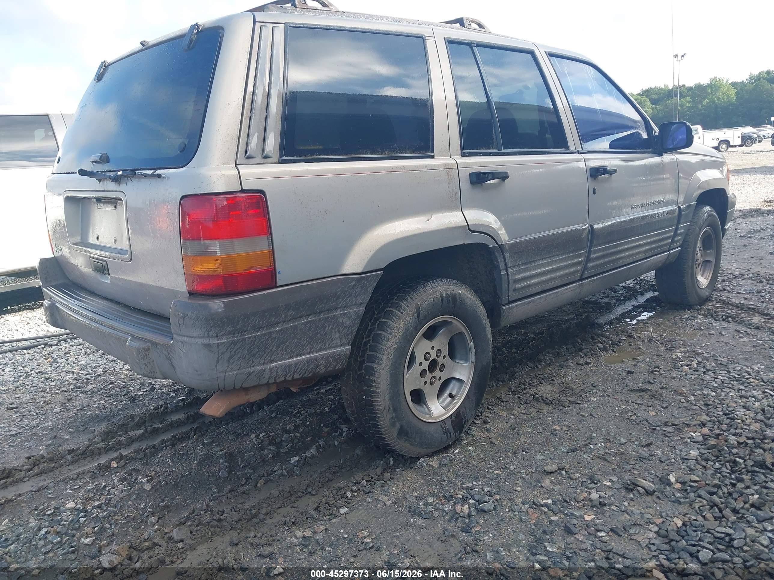 1998 Jeep Grand Cherokee Laredo Gray vin: 1J4FX58S9WC149761