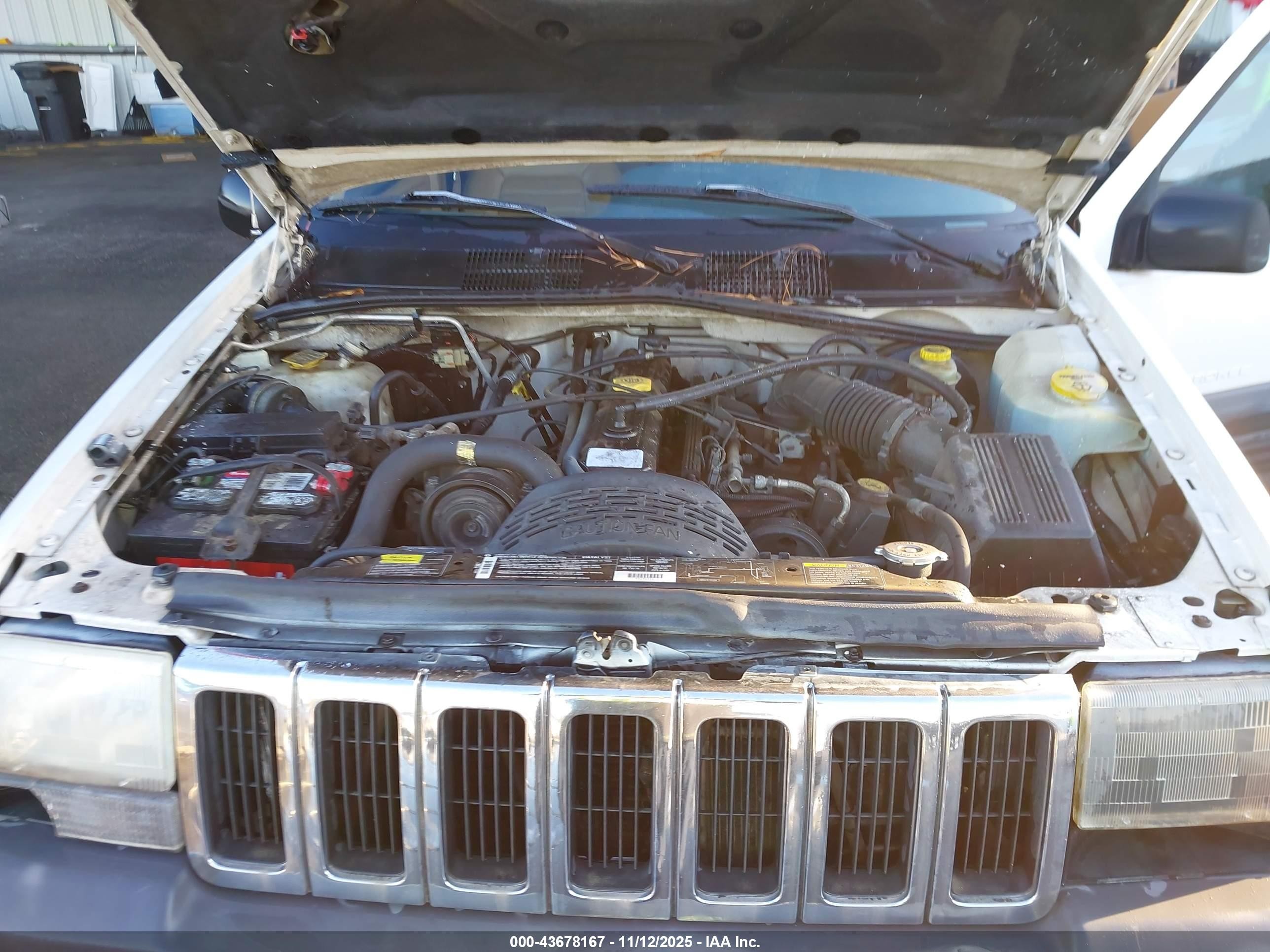 1996 Jeep Grand Cherokee Laredo White vin: 1J4FX58SXTC298997