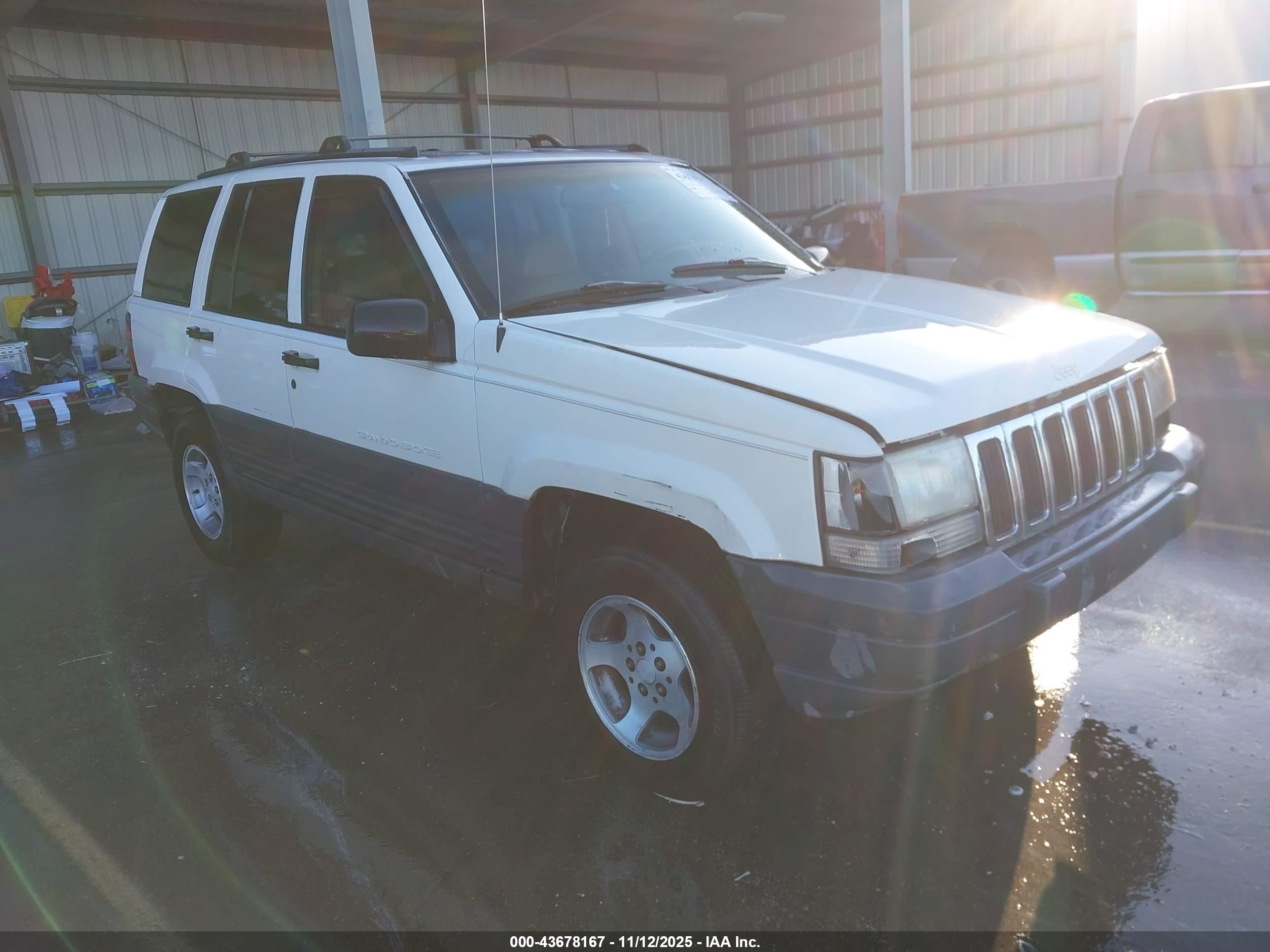 1996 Jeep Grand Cherokee Laredo White vin: 1J4FX58SXTC298997