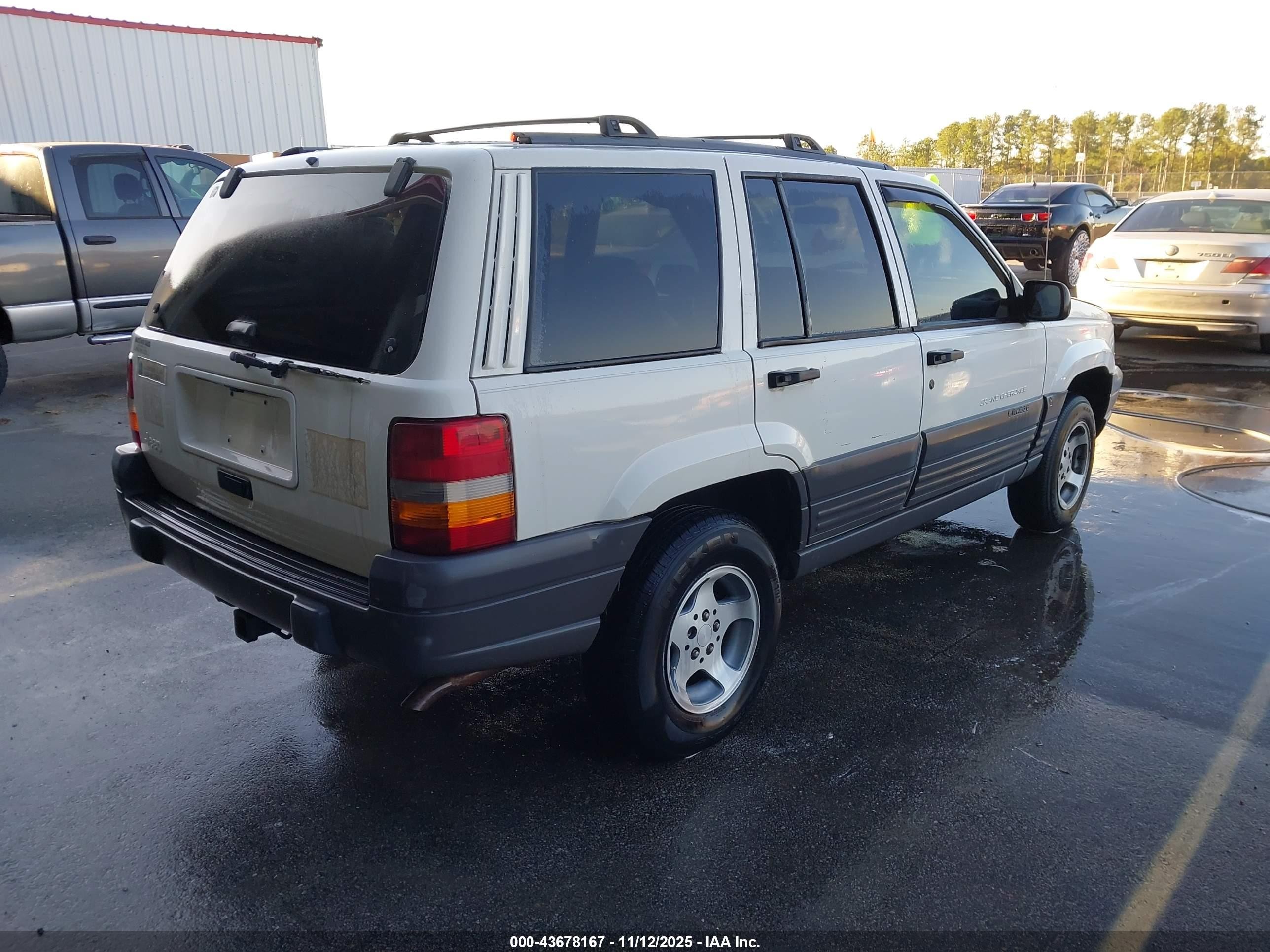 1996 Jeep Grand Cherokee Laredo White vin: 1J4FX58SXTC298997
