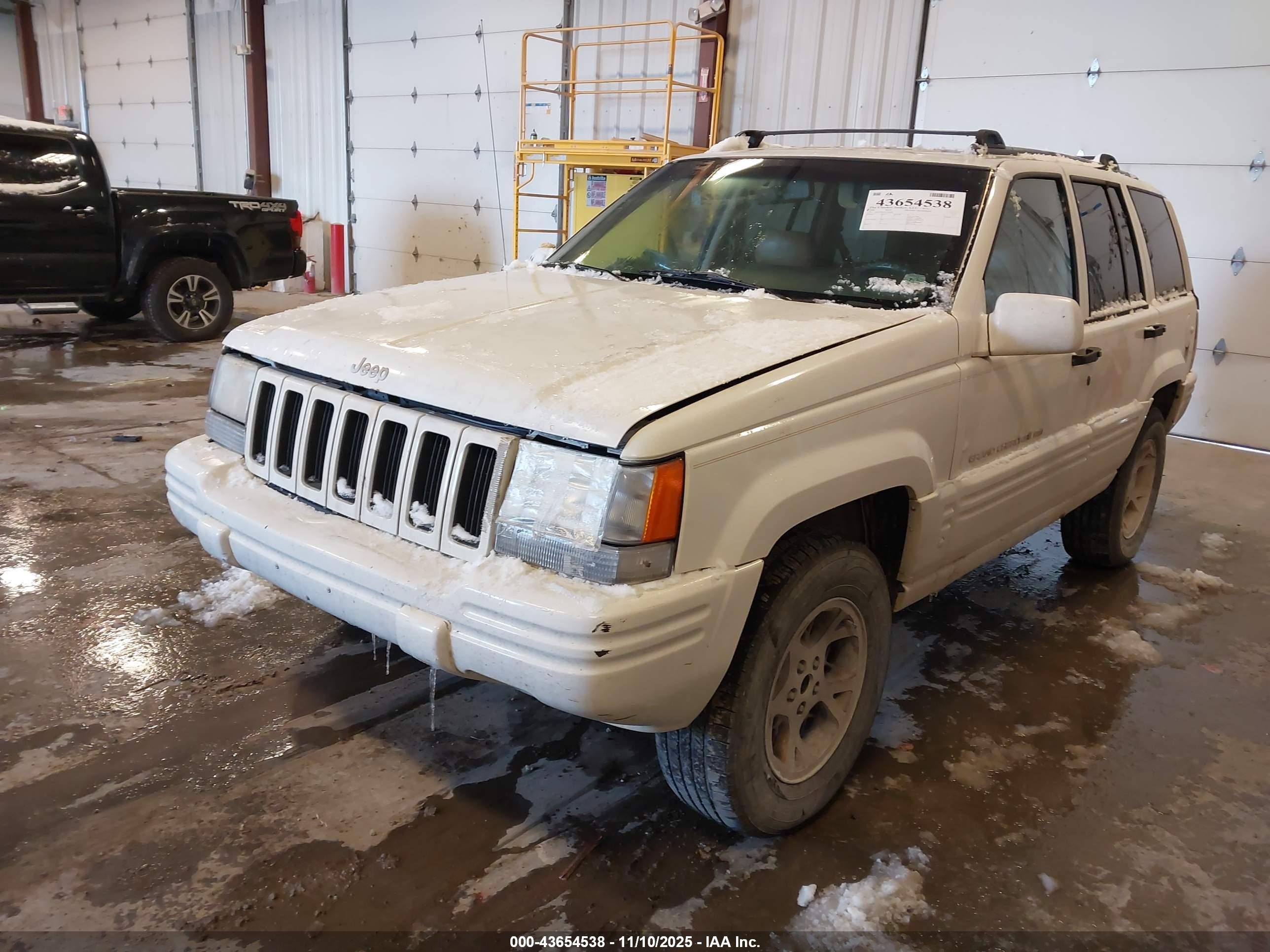 1996 Jeep Grand Cherokee Limited Белый vin: 1J4FX78S8TC389083