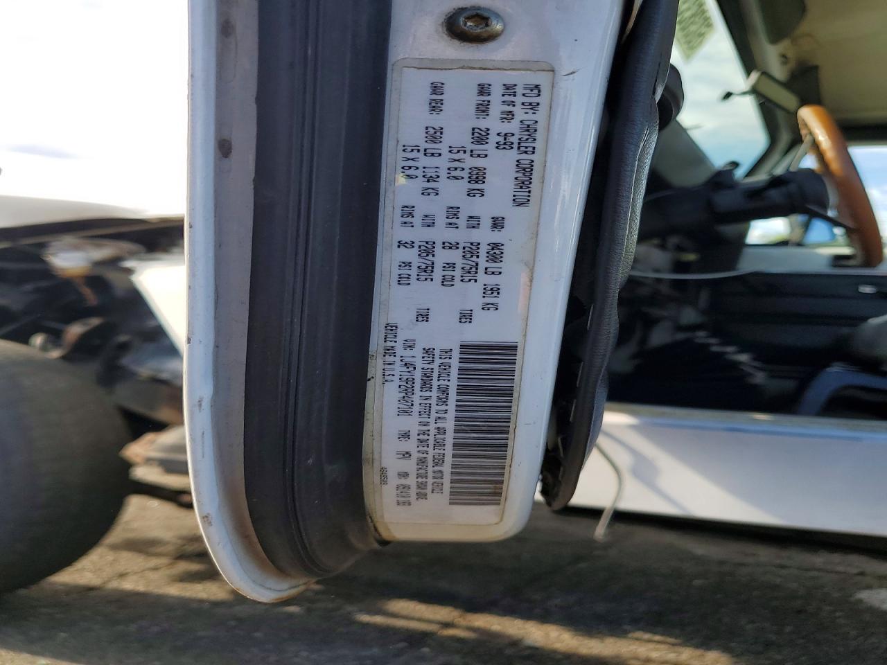 1994 Jeep Wrangler / Yj S White vin: 1J4FY19P2RP407101