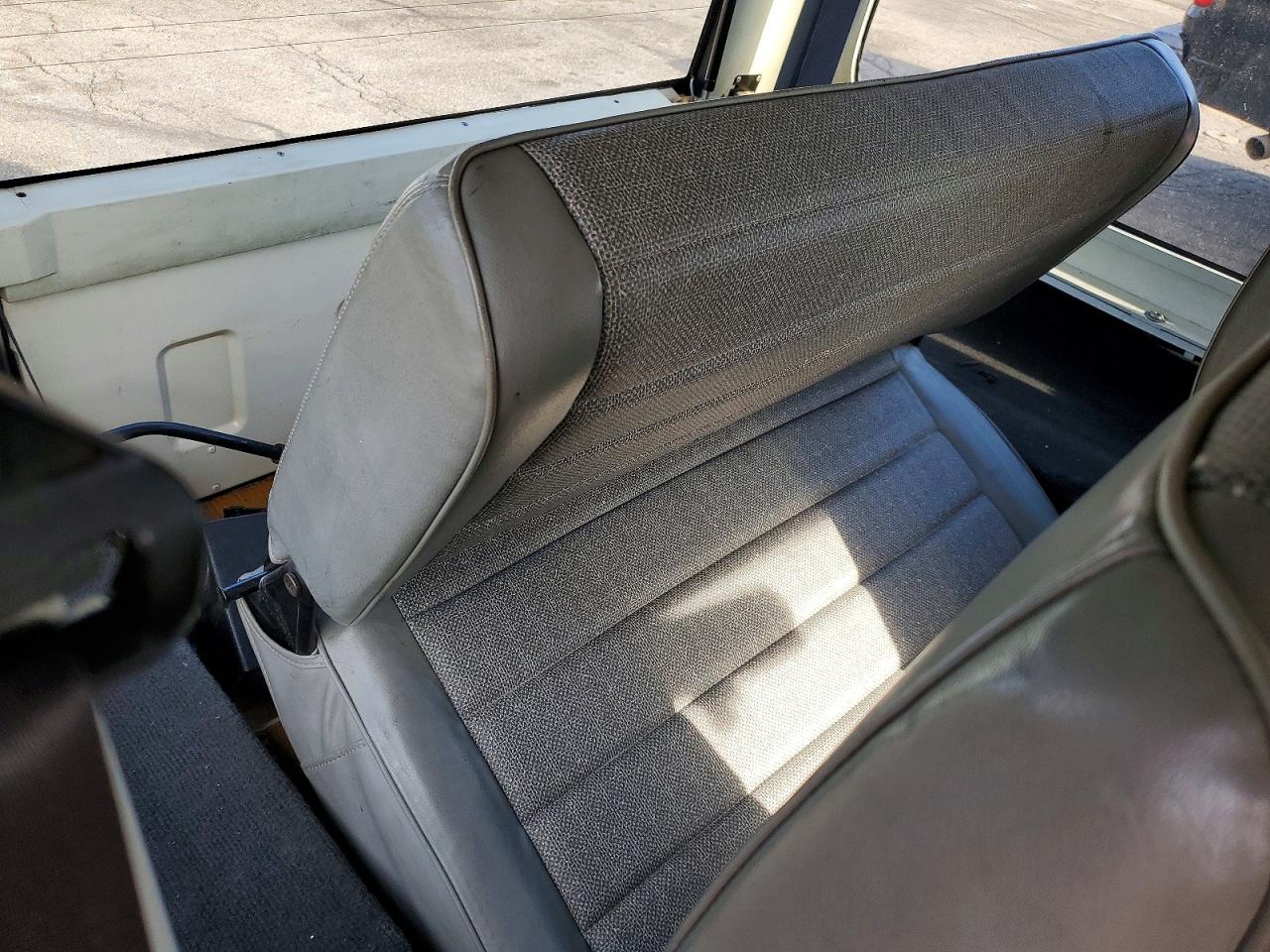 1994 Jeep Wrangler / Yj S White vin: 1J4FY19P2RP407101