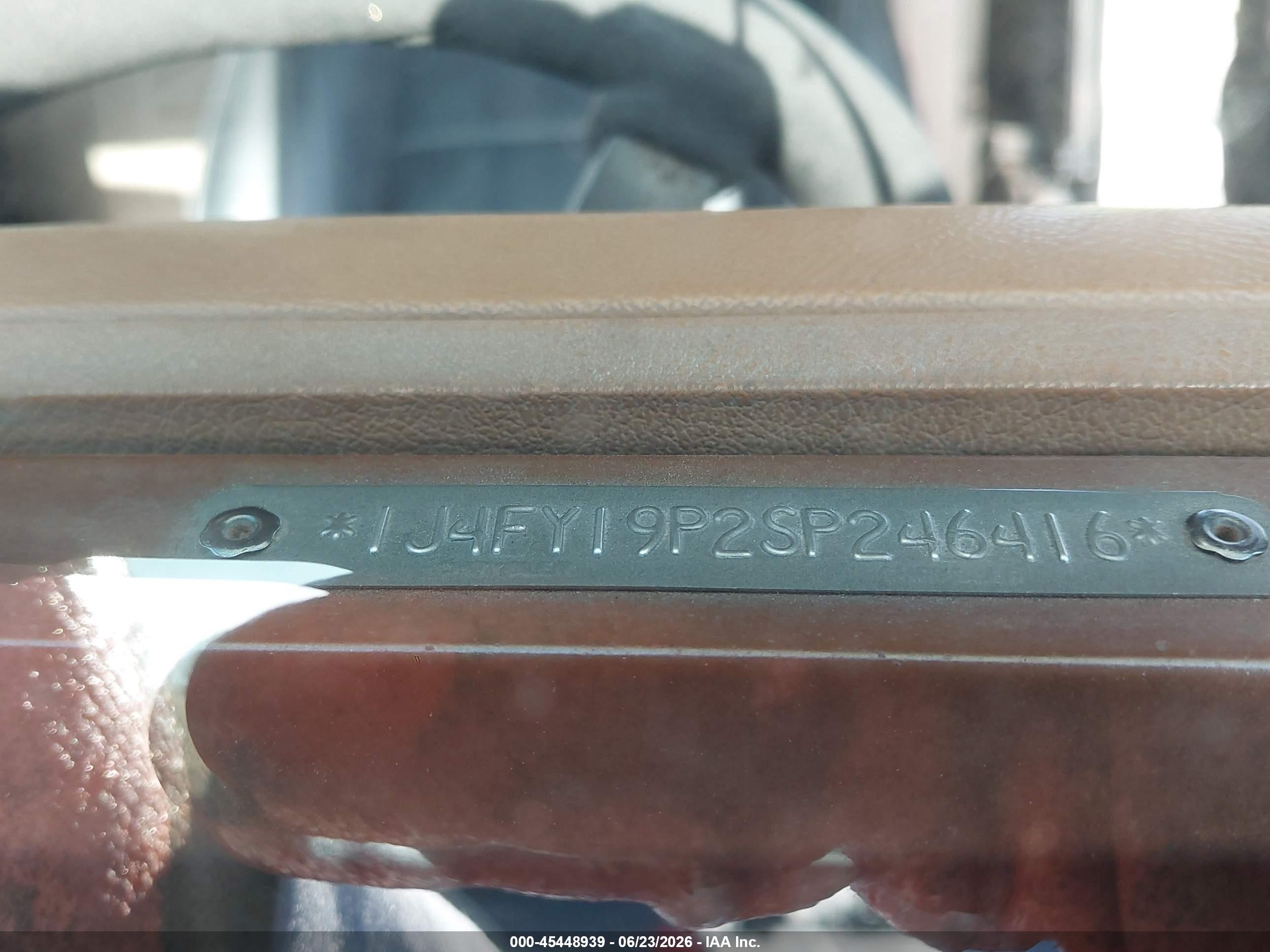 1995 Jeep Wrangler / Yj S/rio Grande Бежевый vin: 1J4FY19P2SP246416