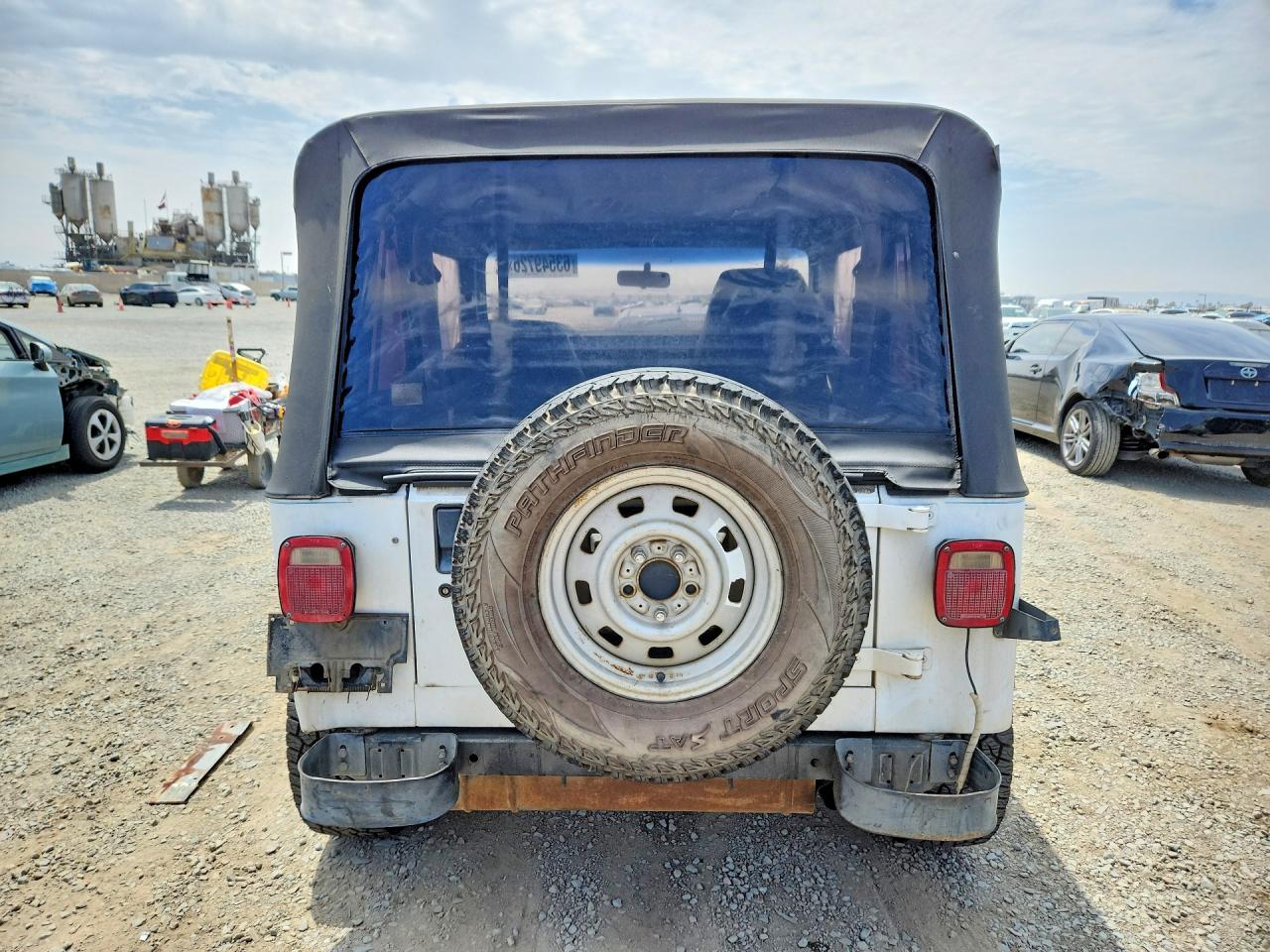1993 Jeep Wrangler / Yj S White vin: 1J4FY19P3PP219989