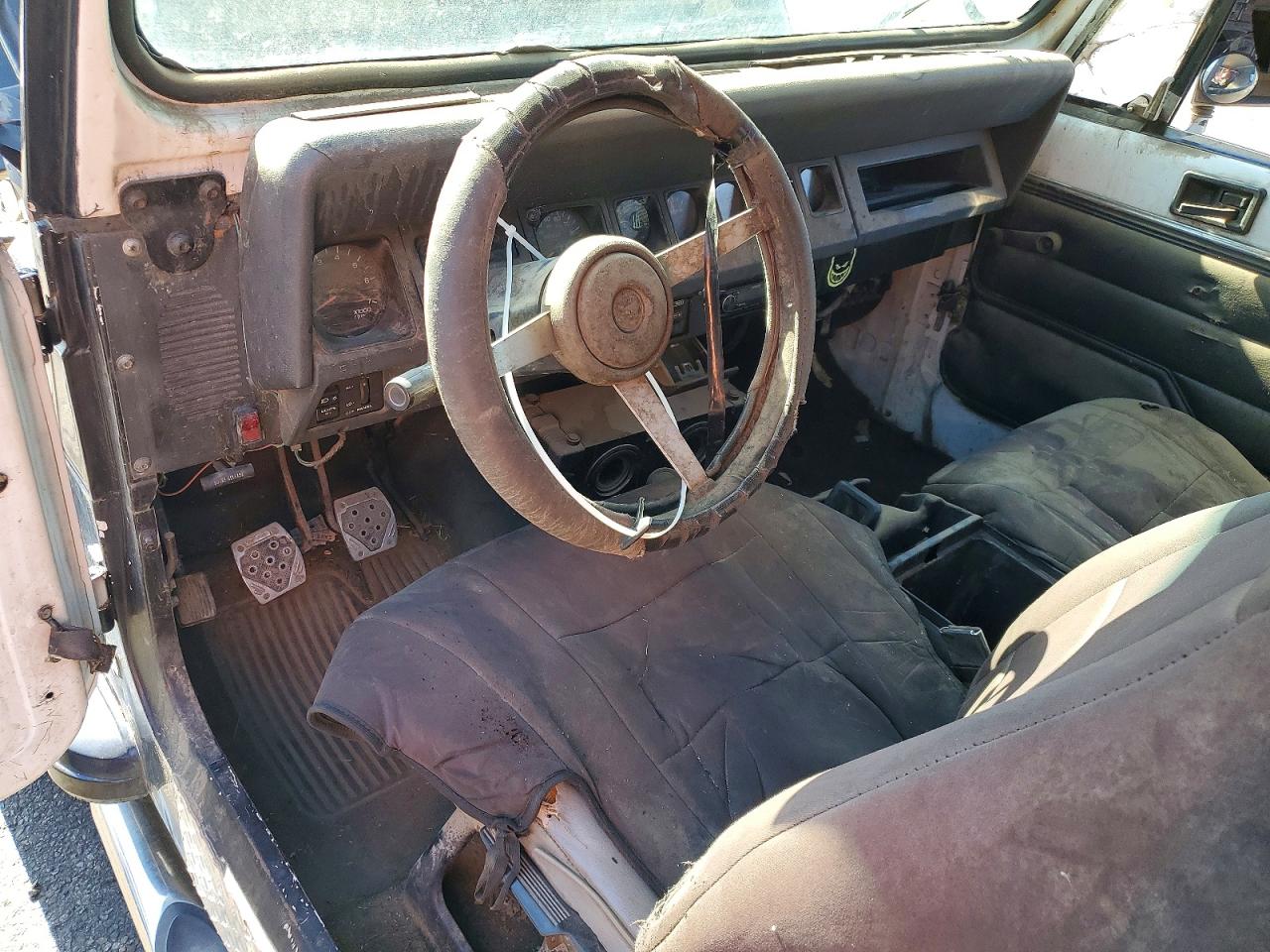 1994 Jeep Wrangler / Yj S Black vin: 1J4FY19P3RP421489