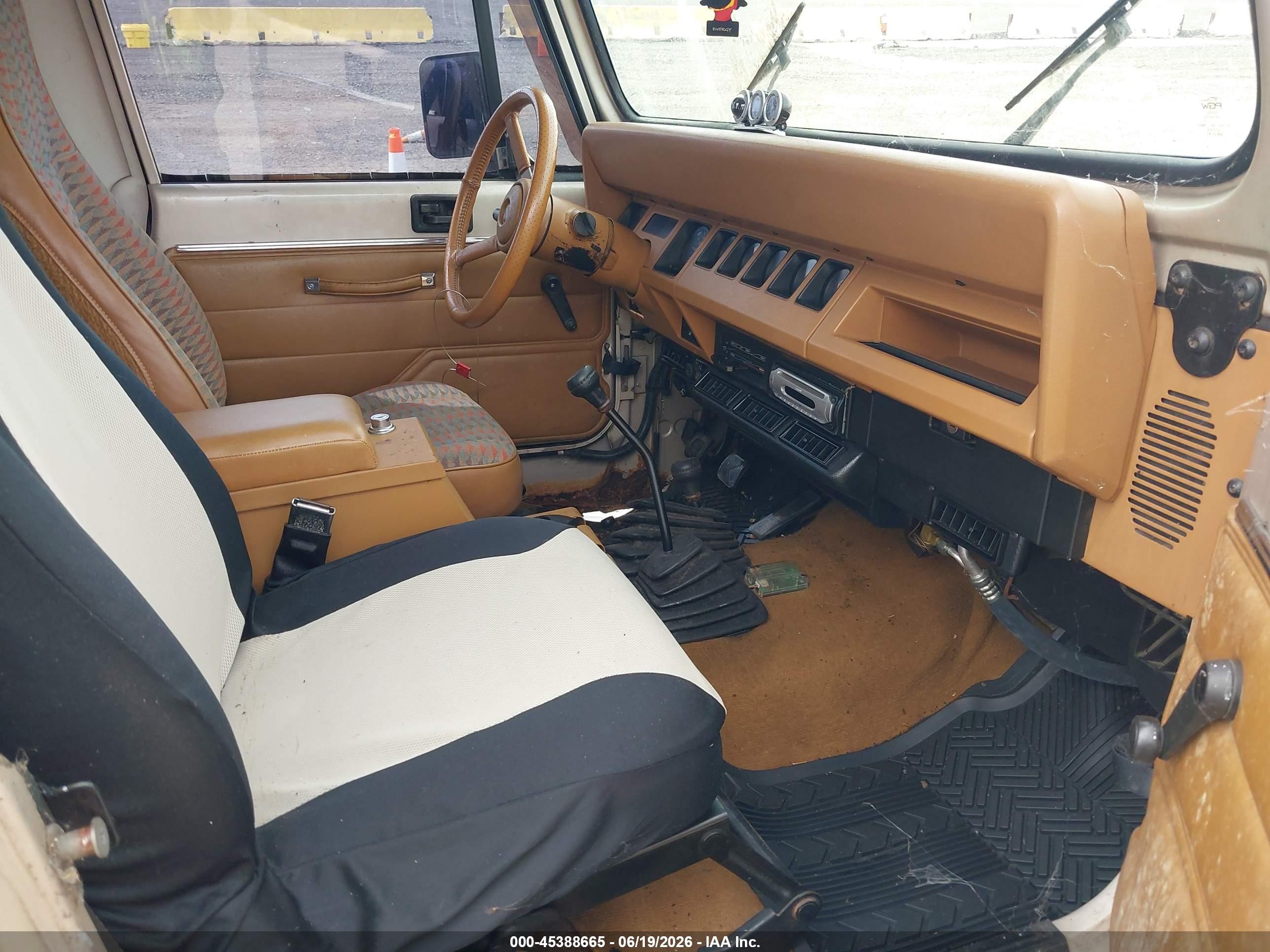 1995 Jeep Wrangler / Yj S/rio Grande Tan vin: 1J4FY19P3SP236543
