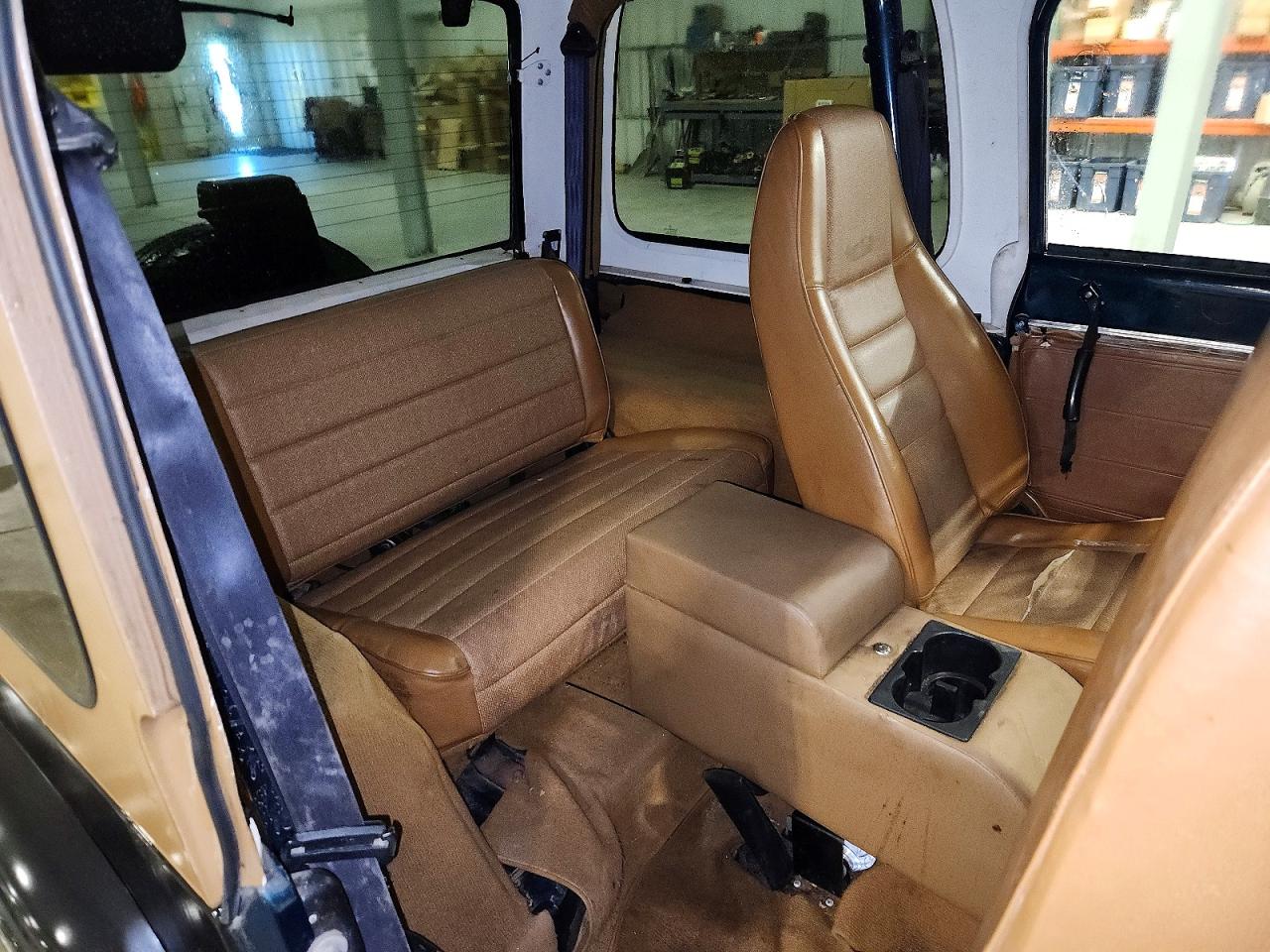 1995 Jeep Wrangler / Yj S Черный vin: 1J4FY19P4SP236891