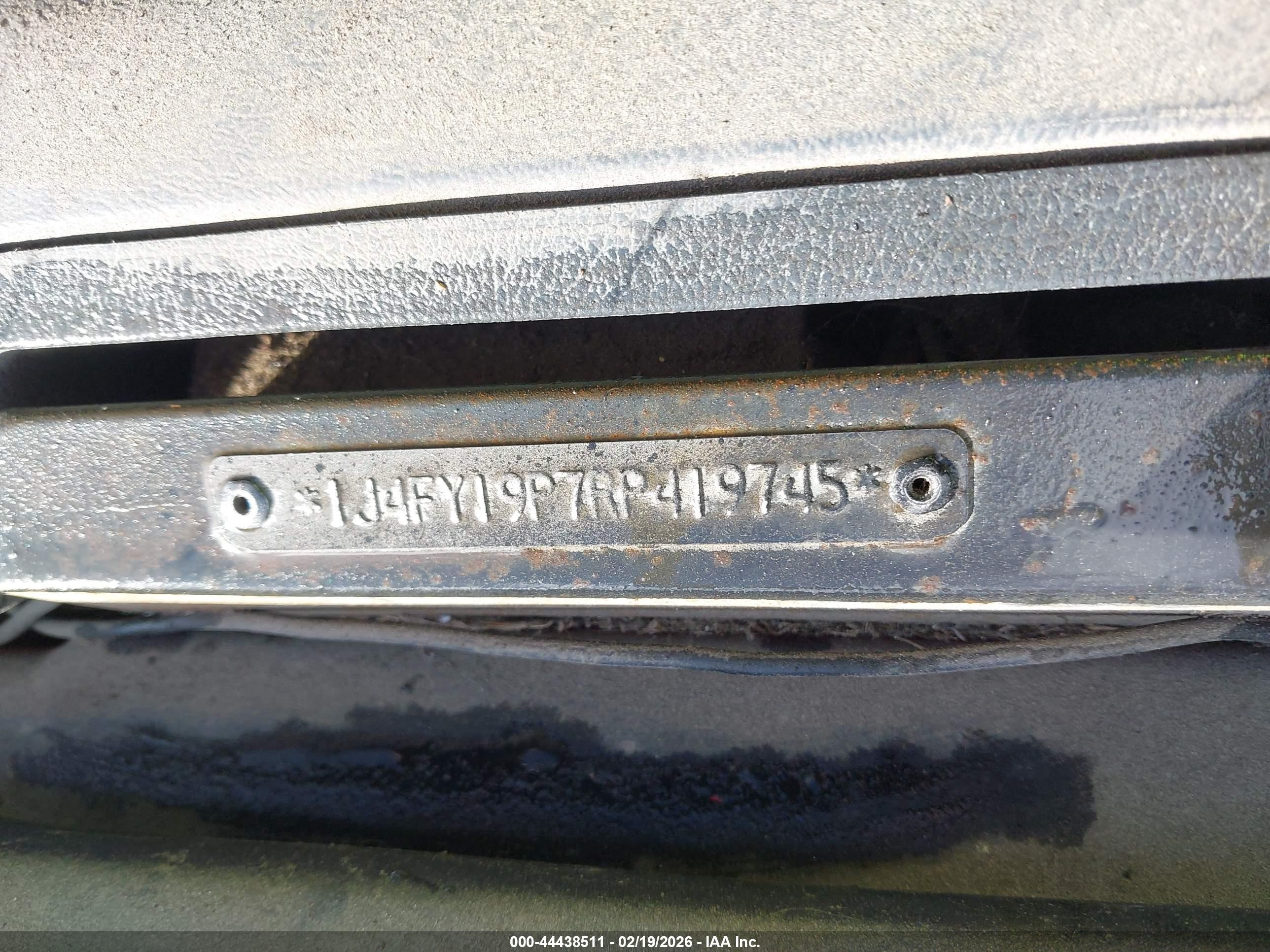 1994 Jeep Wrangler / Yj S Черный vin: 1J4FY19P7RP419745