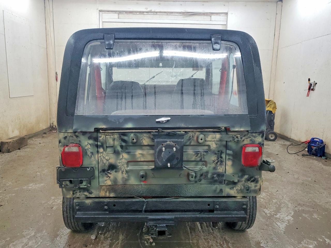 1995 Jeep Wrangler / Yj S Two Tone vin: 1J4FY19P7SP211287