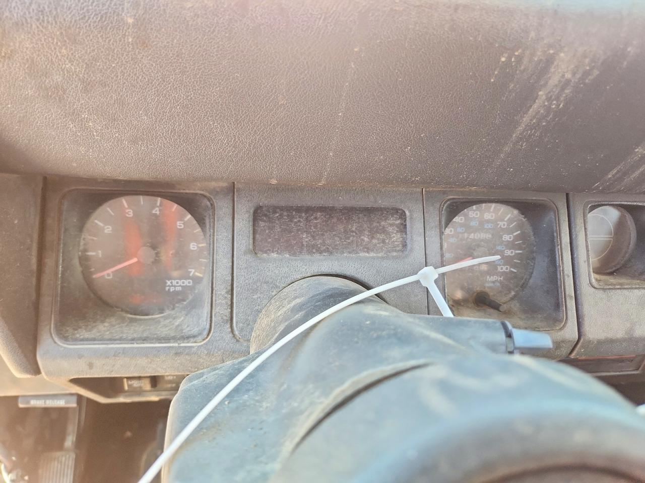 1994 Jeep Wrangler / Yj S Burgundy vin: 1J4FY19P9RP422033