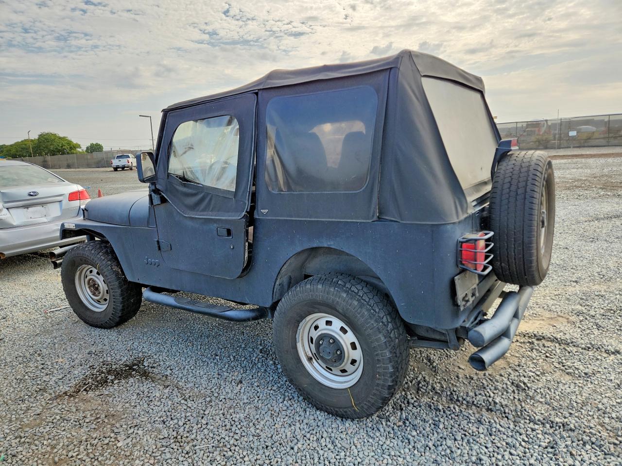 1995 Jeep Wrangler / Yj S Black vin: 1J4FY19P9SP255016