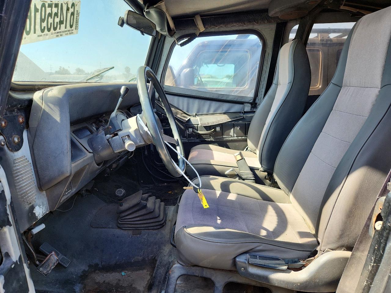 1995 Jeep Wrangler / Yj S Black vin: 1J4FY19P9SP255016