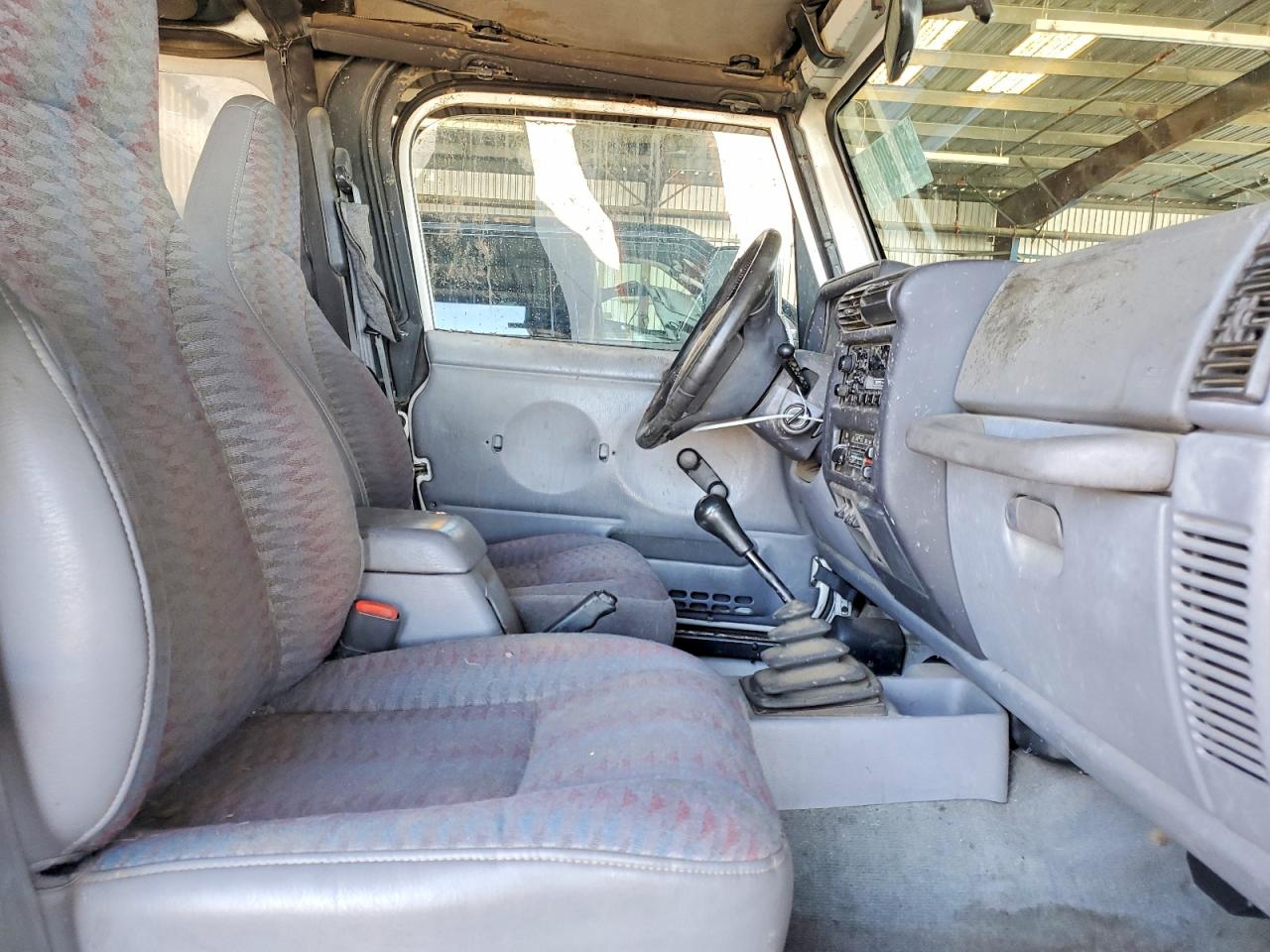 1998 Jeep Wrangler / Tj Sport White vin: 1J4FY19S0WP790729