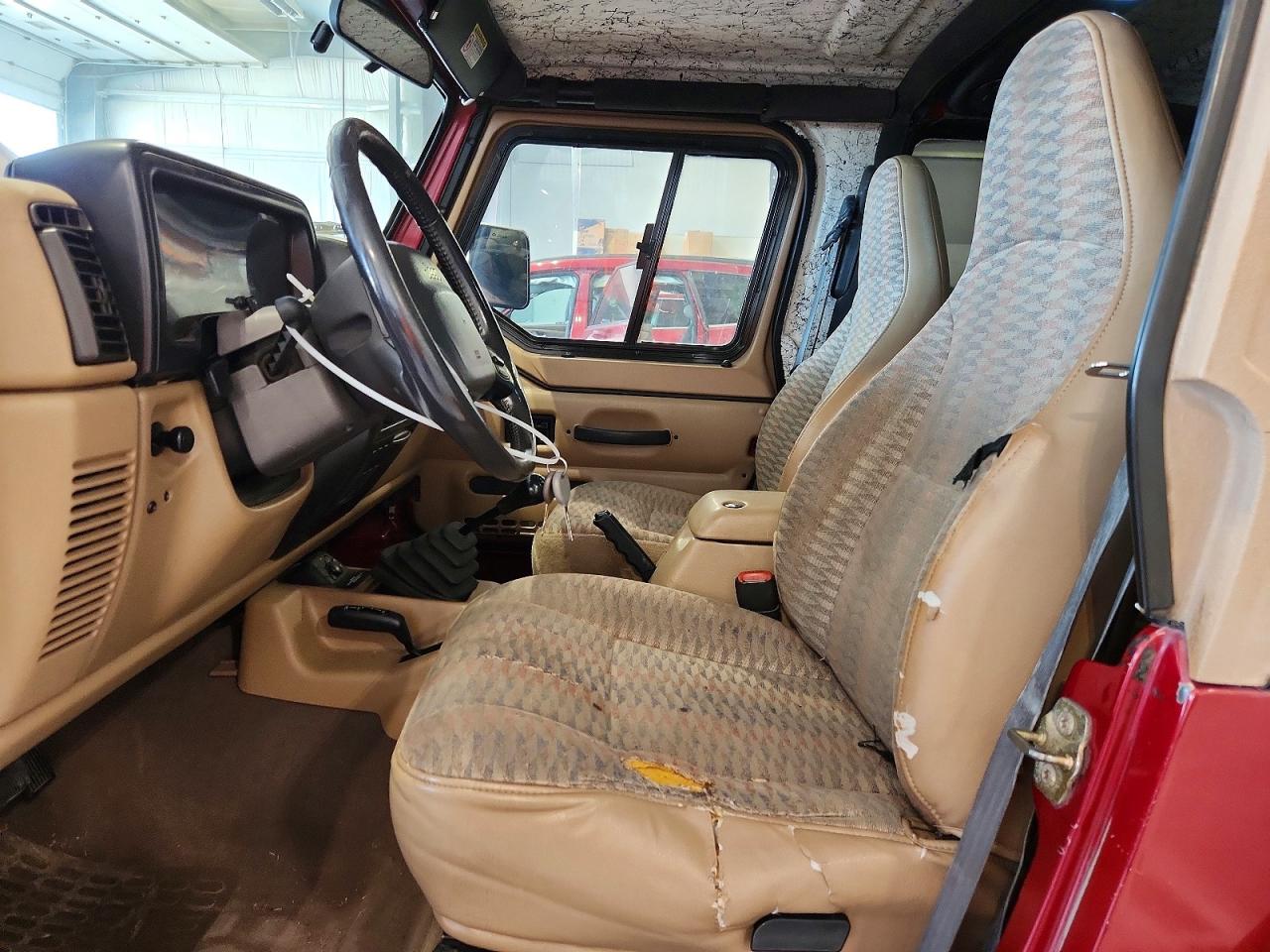 1999 Jeep Wrangler / Tj Sport Коричневый vin: 1J4FY19S1XP431293