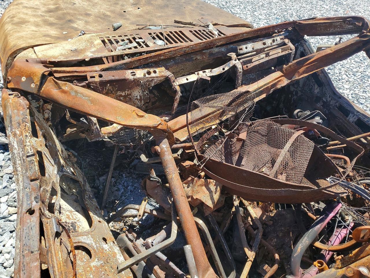 1997 Jeep Wrangler / Tj Sport Burn vin: 1J4FY19S2VP533747