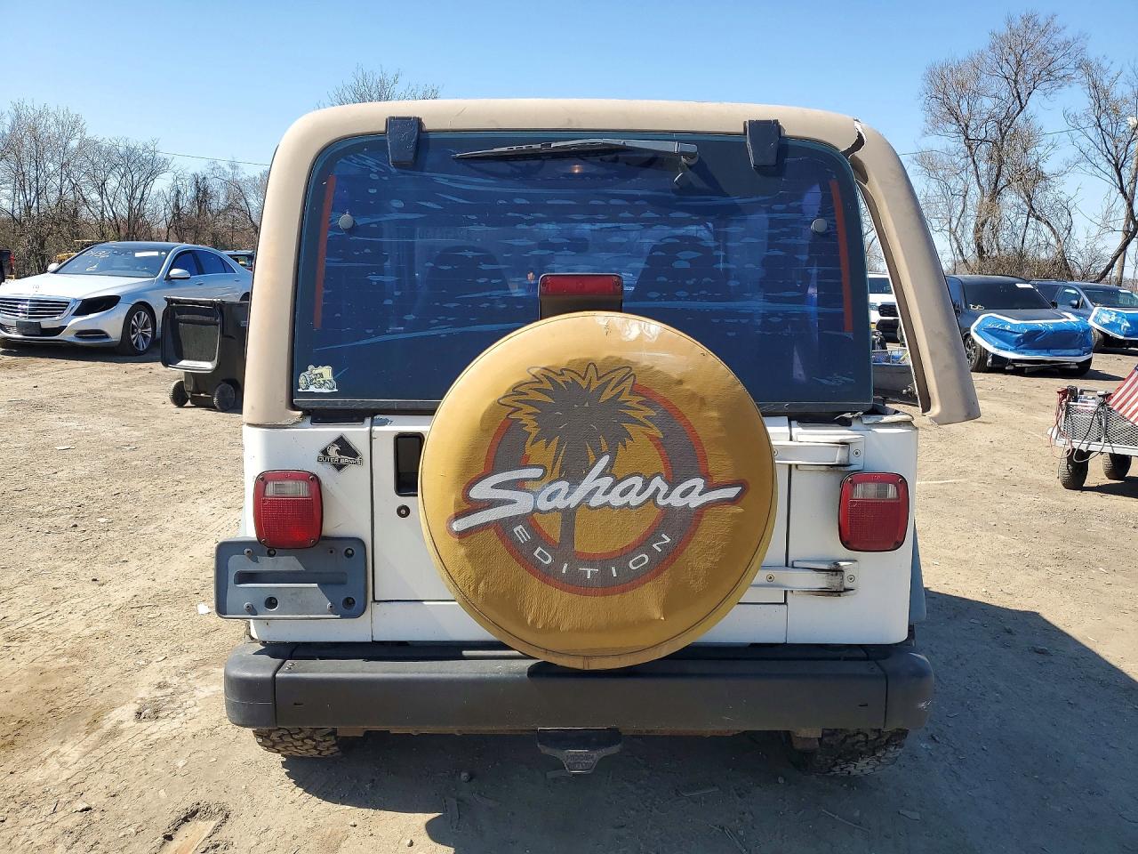 1999 Jeep Wrangler / Tj Sport White vin: 1J4FY19S3XP427052