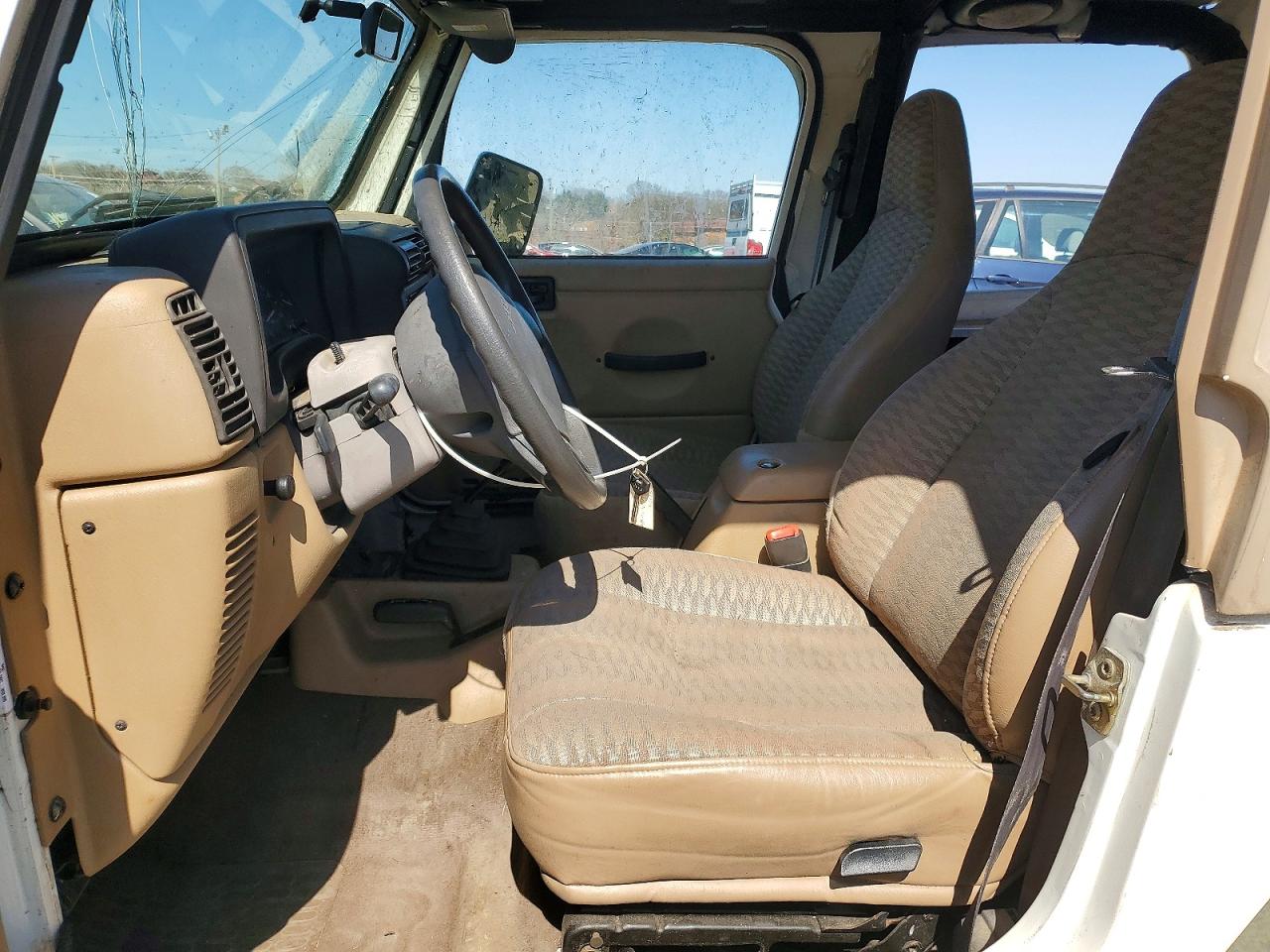1999 Jeep Wrangler / Tj Sport White vin: 1J4FY19S3XP427052