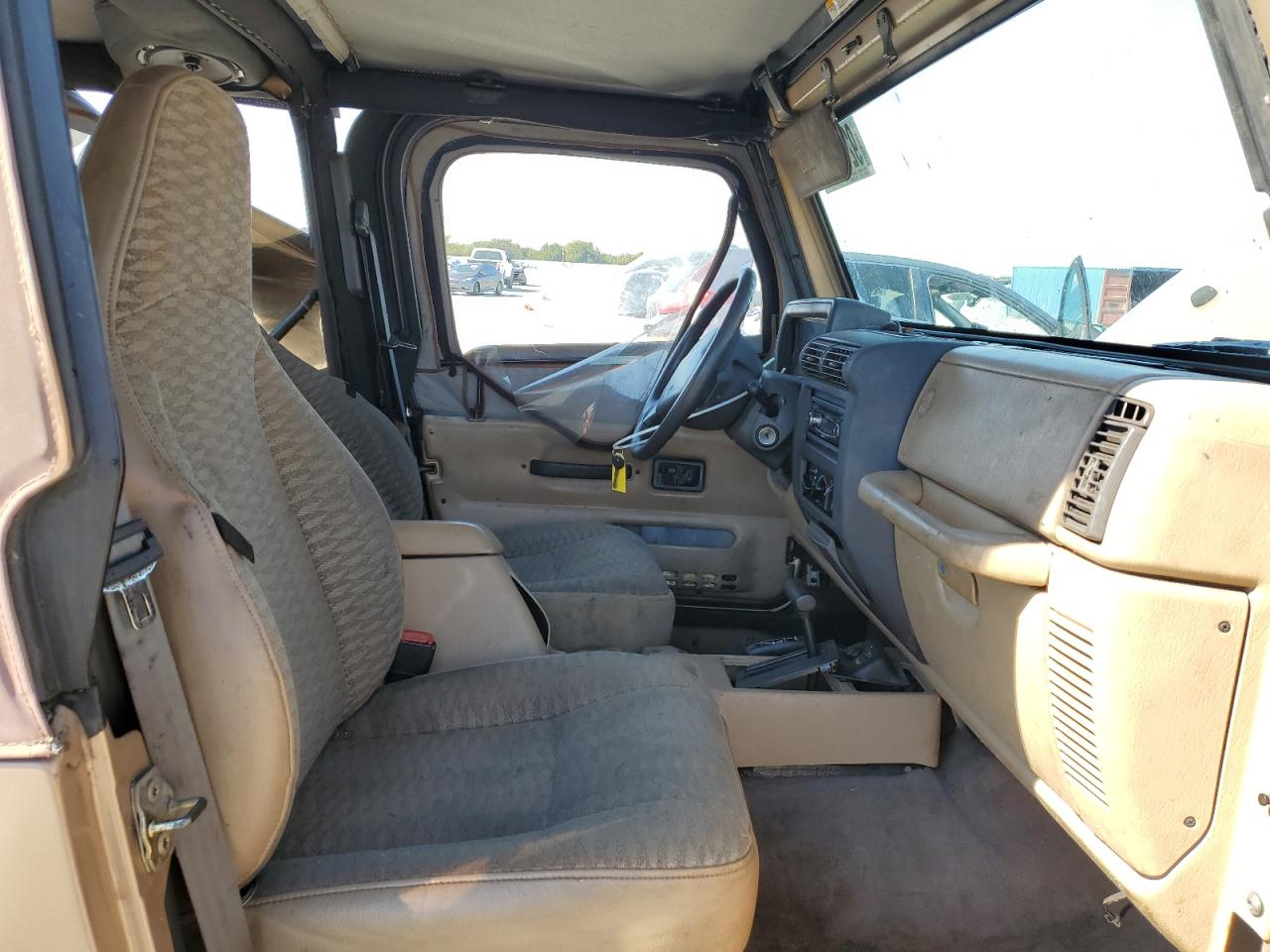 1999 Jeep Wrangler / Tj Sport Beige vin: 1J4FY19S3XP444384