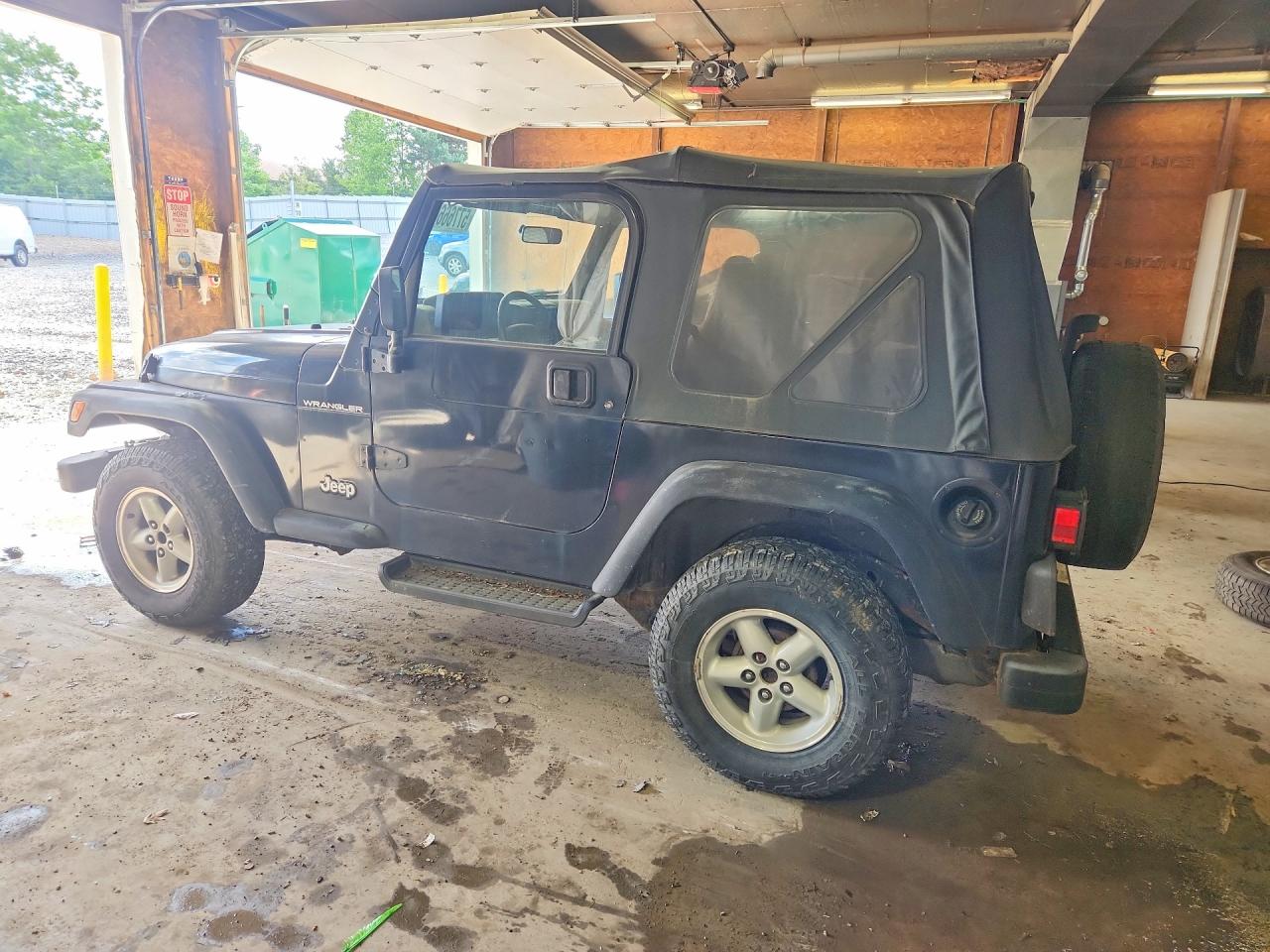 1999 Jeep Wrangler / Tj Se Black vin: 1J4FY29P3XP466242