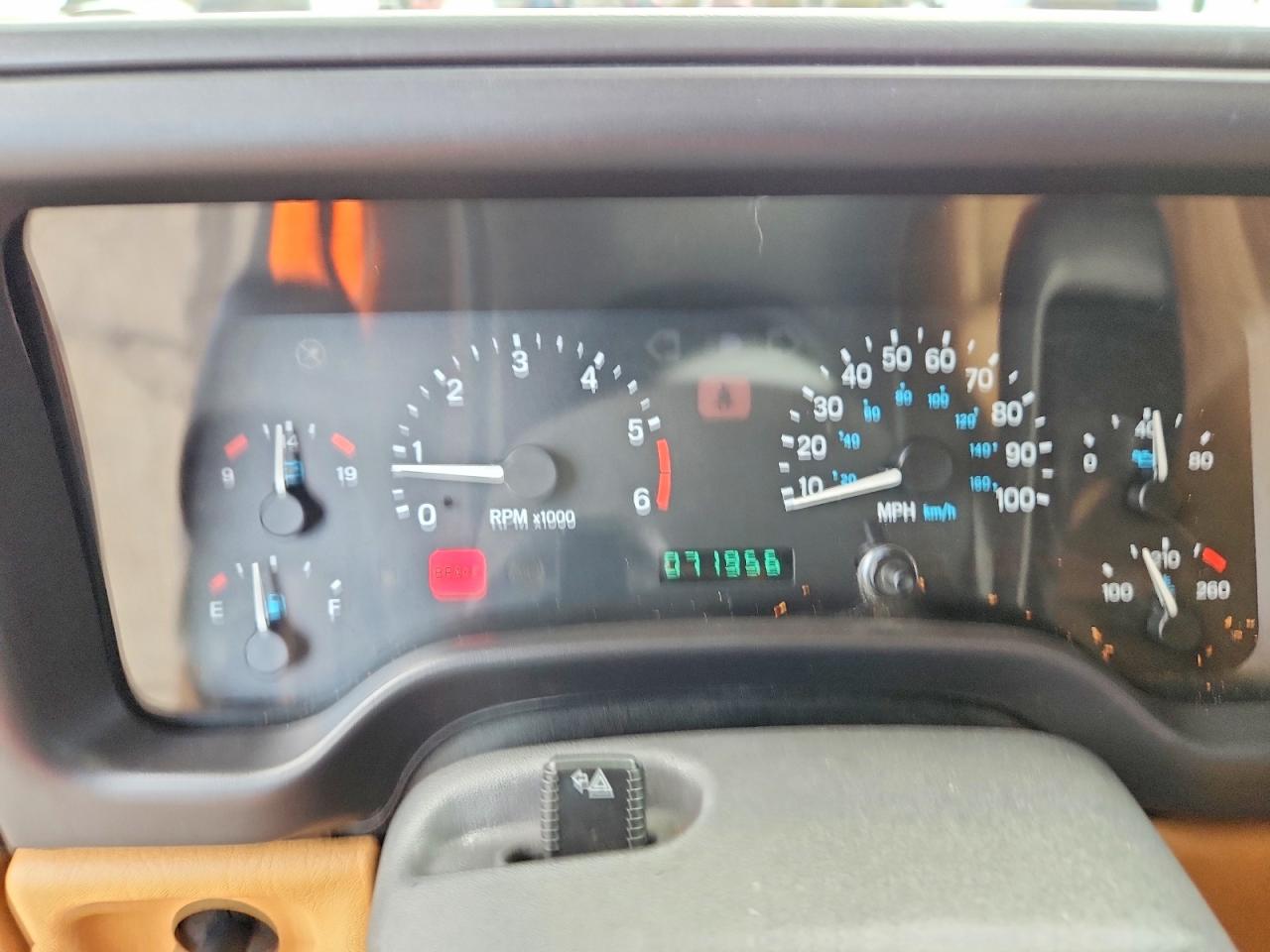 1998 Jeep Wrangler / Tj Se Зеленый vin: 1J4FY29P6WP793488