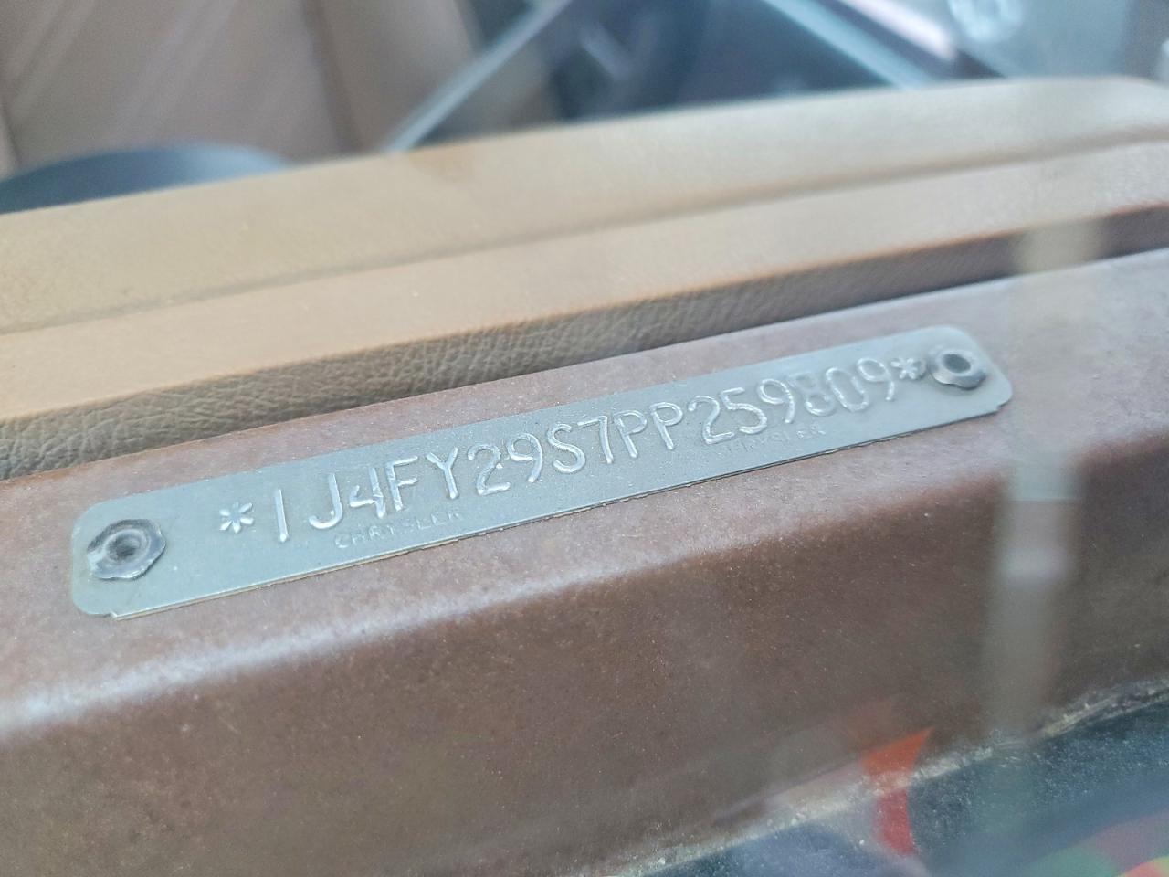 1993 Jeep Wrangler / Yj Green vin: 1J4FY29S7PP259809