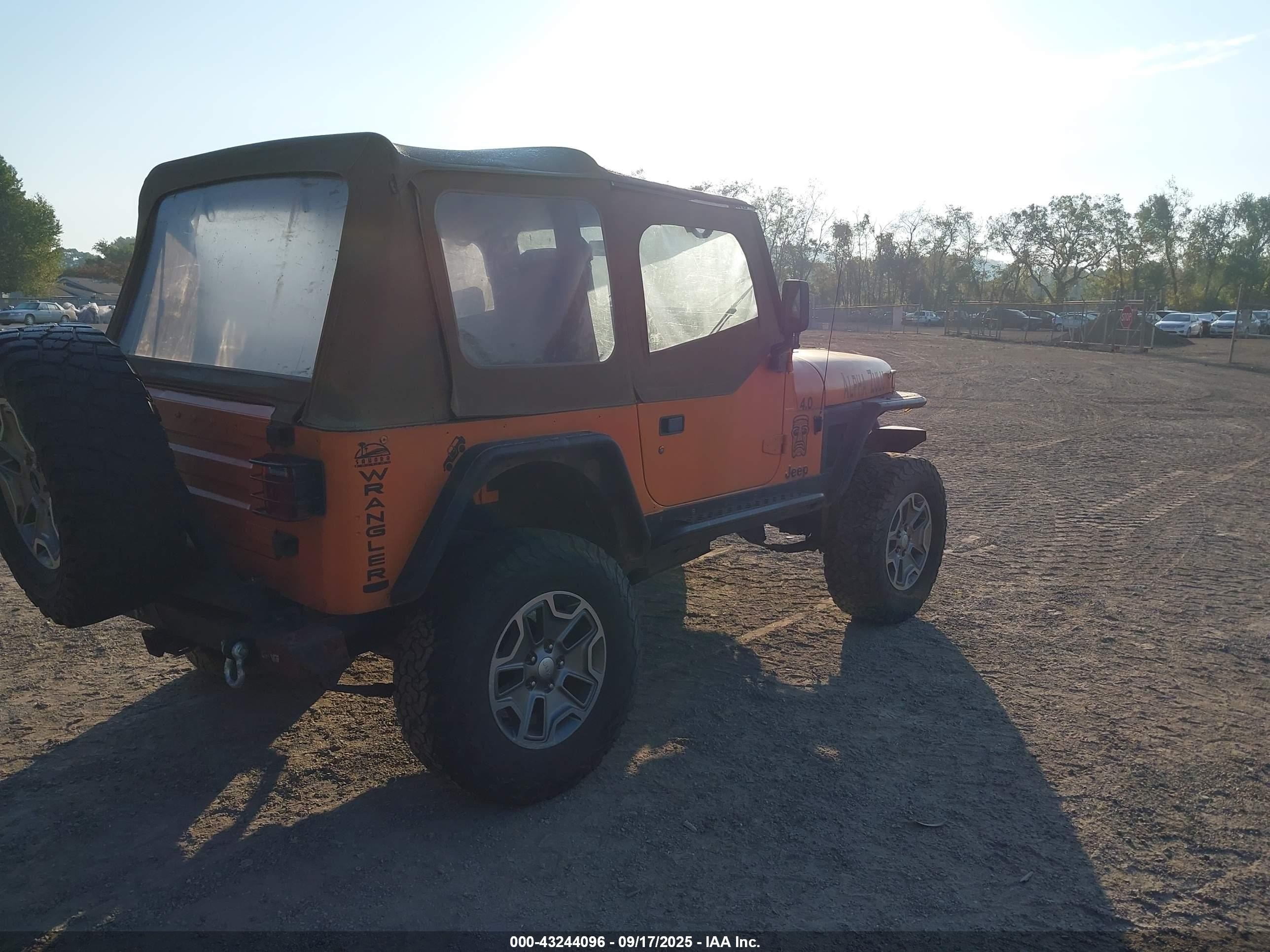 1993 Jeep Wrangler / Yj Sahara Оранжевый vin: 1J4FY49S2PP262662