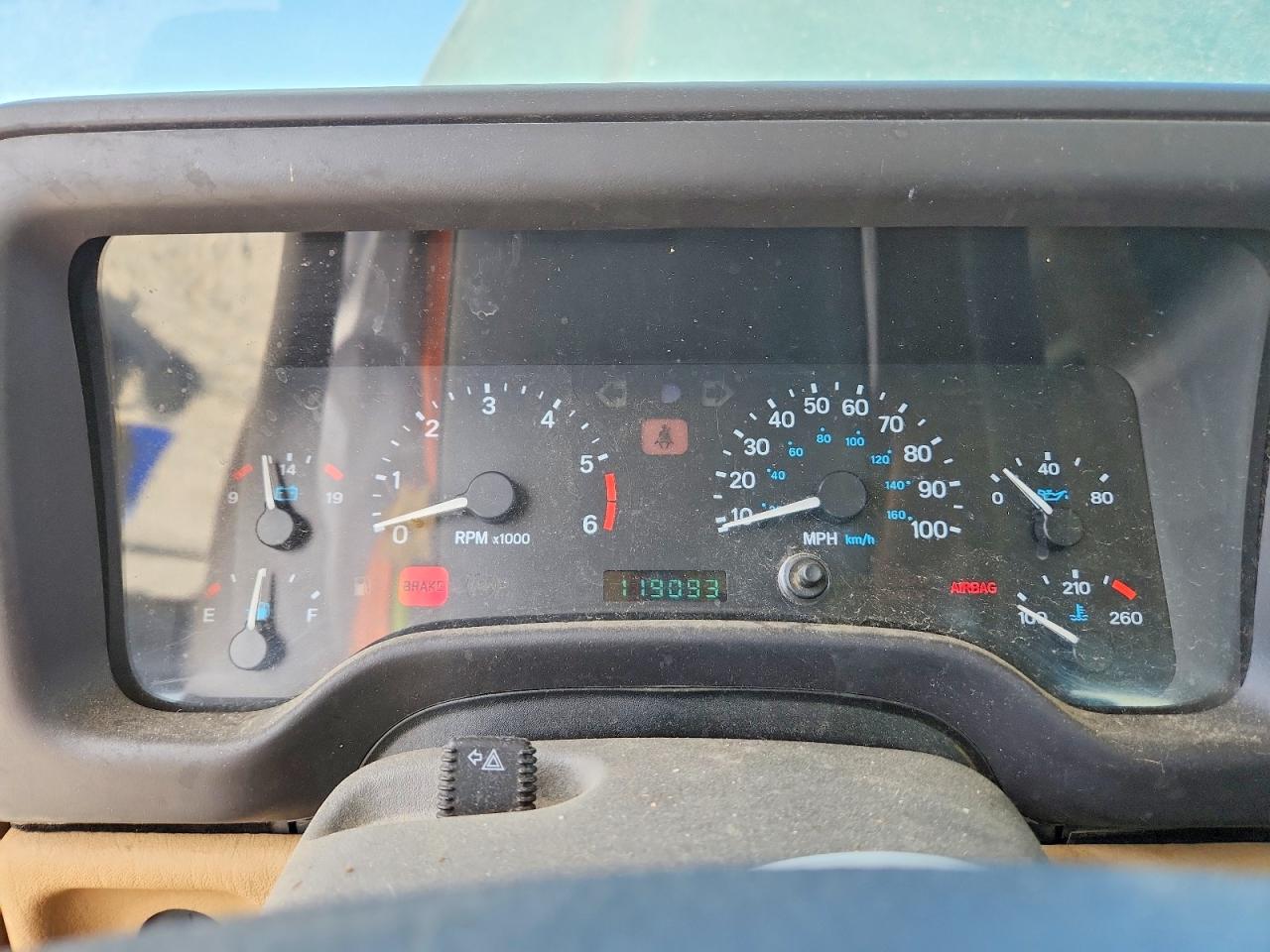 1999 Jeep Wrangler / Tj Sahara Green vin: 1J4FY49S3XP433046