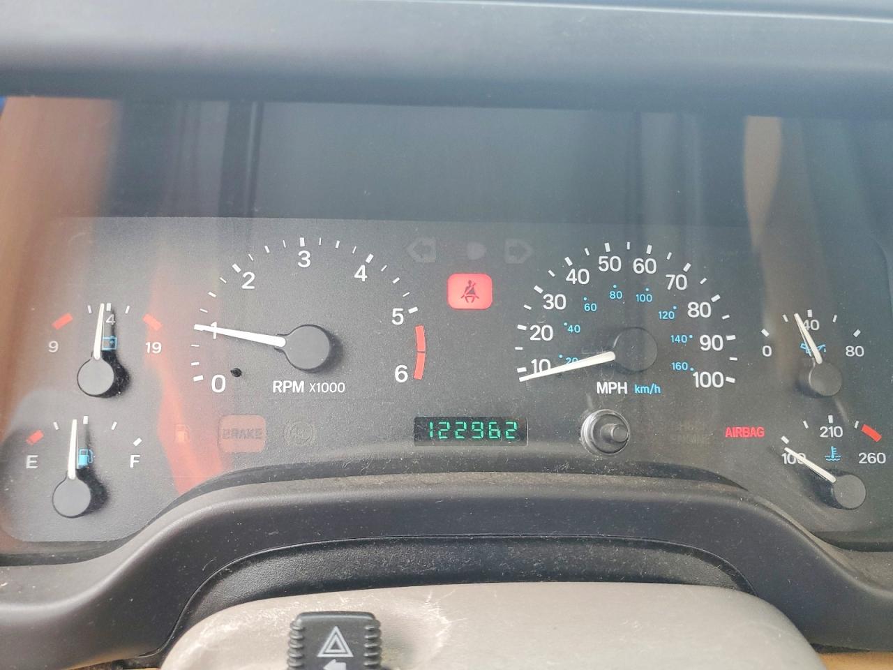 1997 Jeep Wrangler / Tj Sahara White vin: 1J4FY49S7VP520381