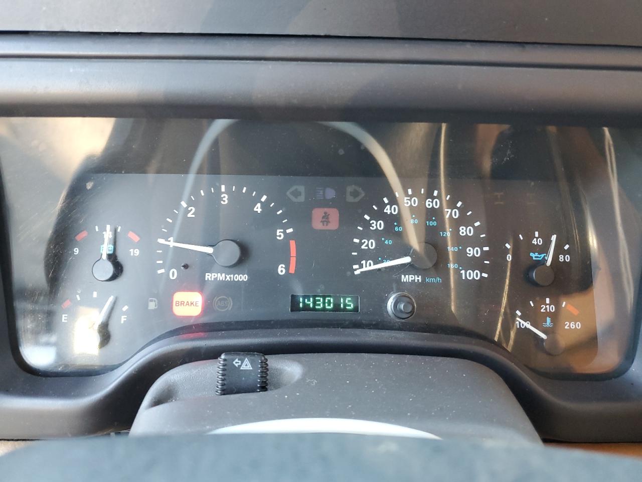 1997 Jeep Wrangler / Tj Sahara Черный vin: 1J4FY49SXVP486730