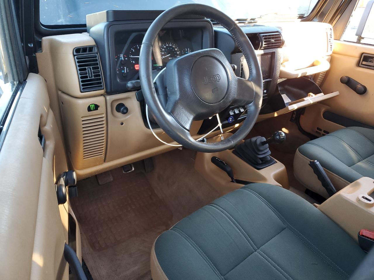 1997 Jeep Wrangler / Tj Sahara Черный vin: 1J4FY49SXVP486730
