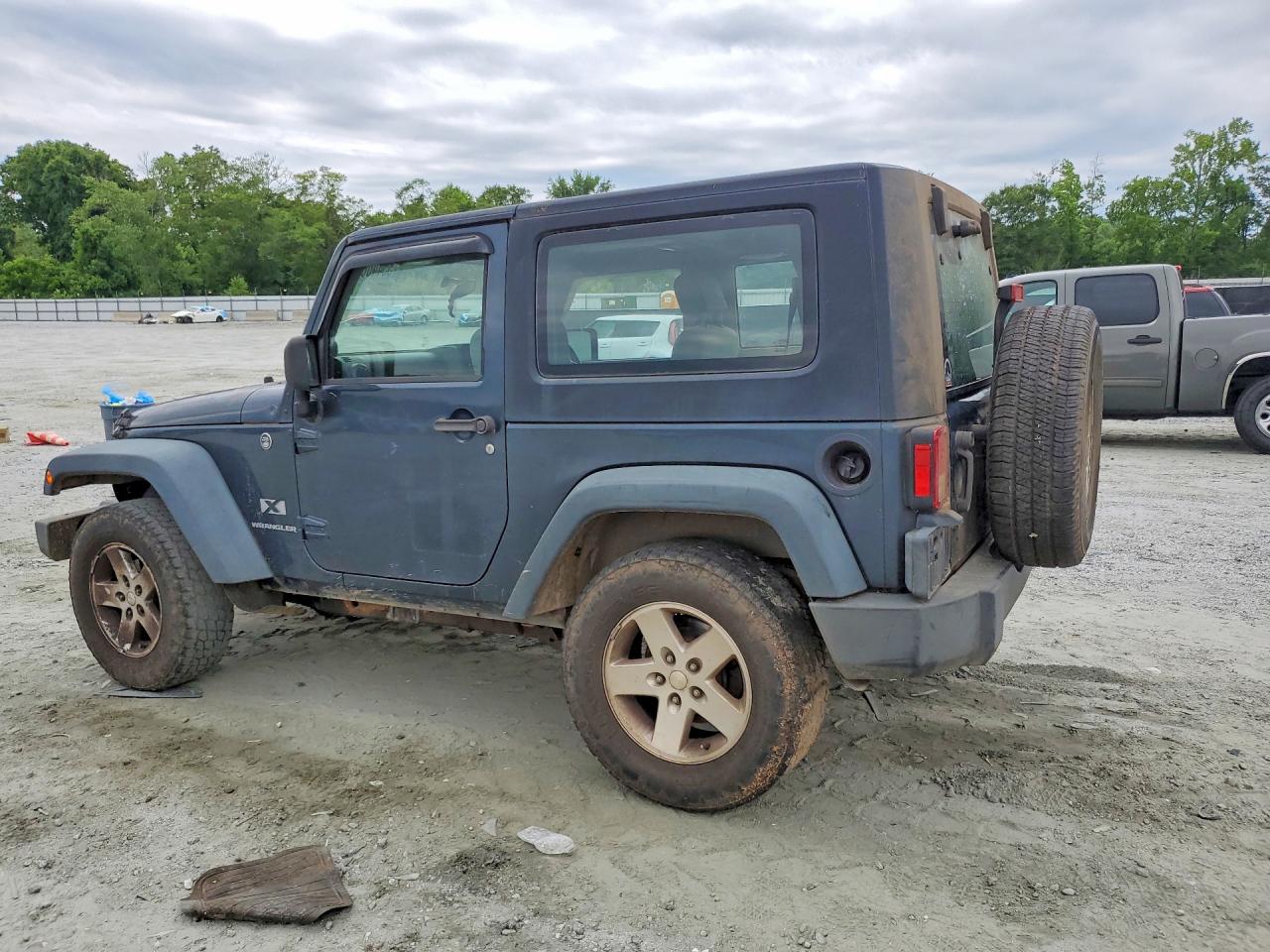 2008 Jeep Wrangler X Black vin: 1J4FZ241X8L554553