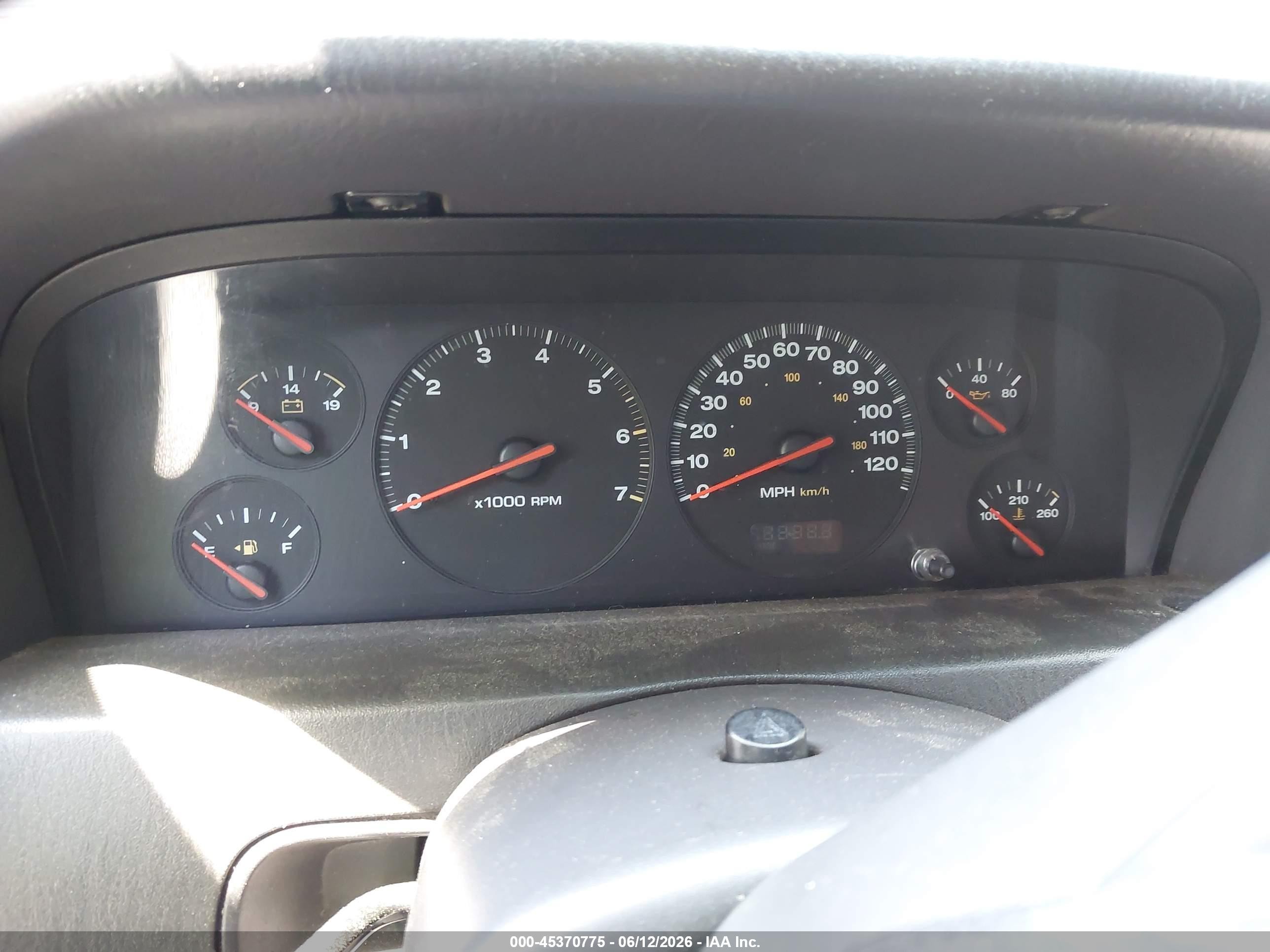 2000 Jeep Grand Cherokee Laredo Burgundy vin: 1J4G248S2YC147382