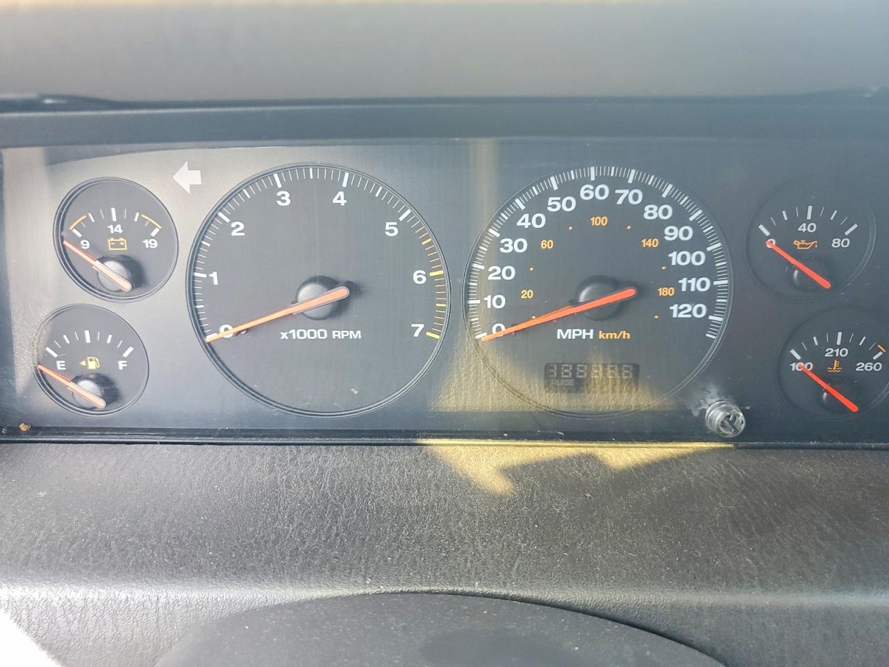 2000 Jeep Grand Cherokee Laredo Gray vin: 1J4G248S2YC399844