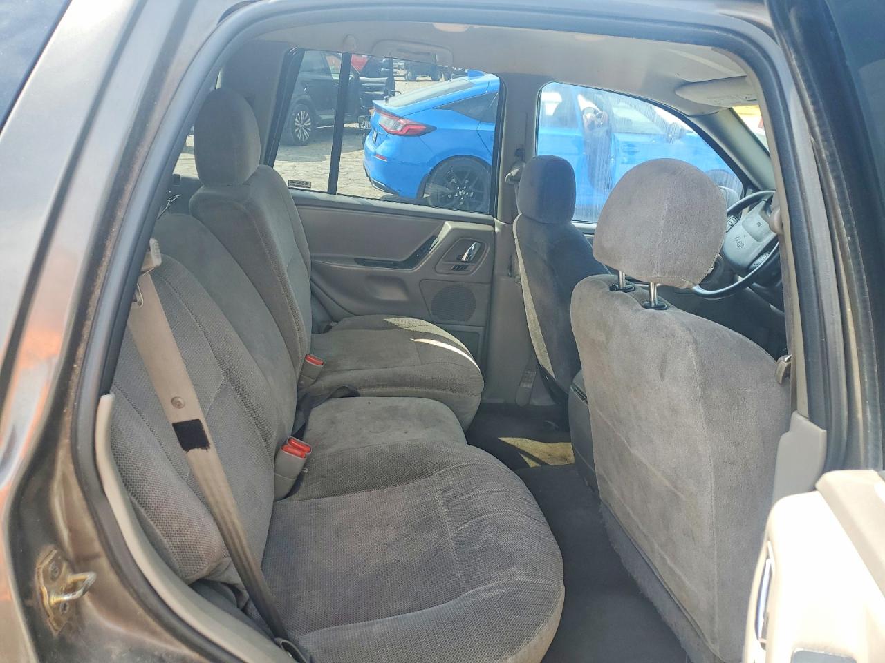 2000 Jeep Grand Cherokee Laredo Gray vin: 1J4G248S2YC399844