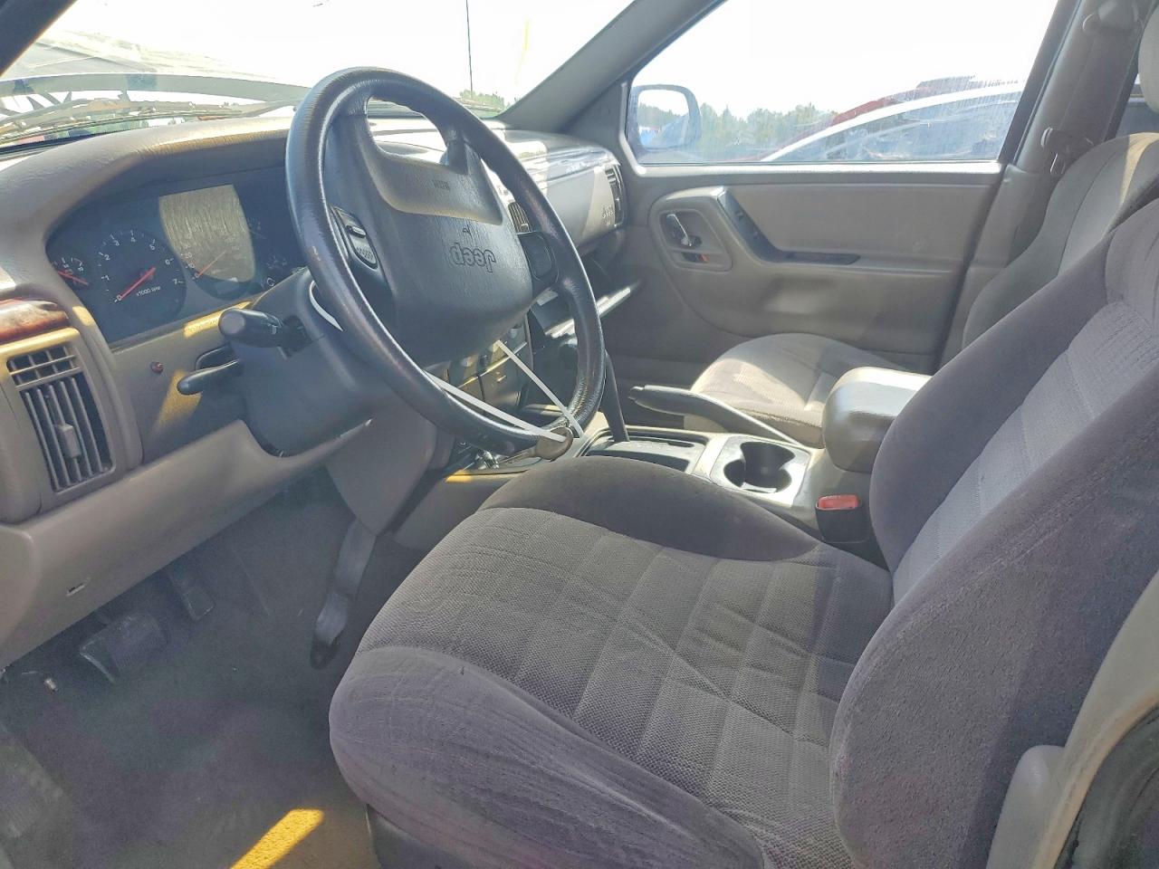 2000 Jeep Grand Cherokee Laredo Gray vin: 1J4G248S2YC399844