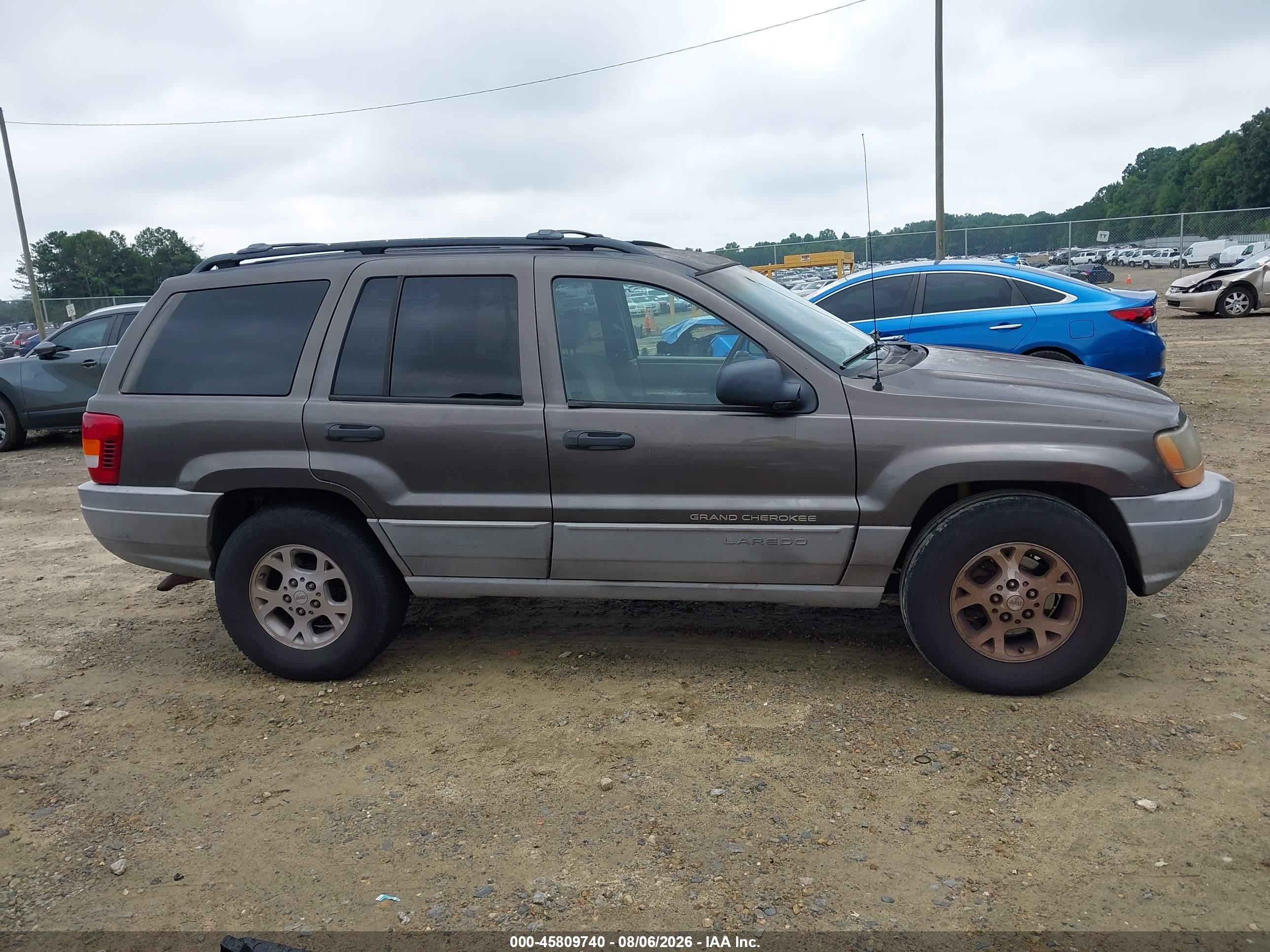2000 Jeep Grand Cherokee Laredo Gray vin: 1J4G248S3YC228052