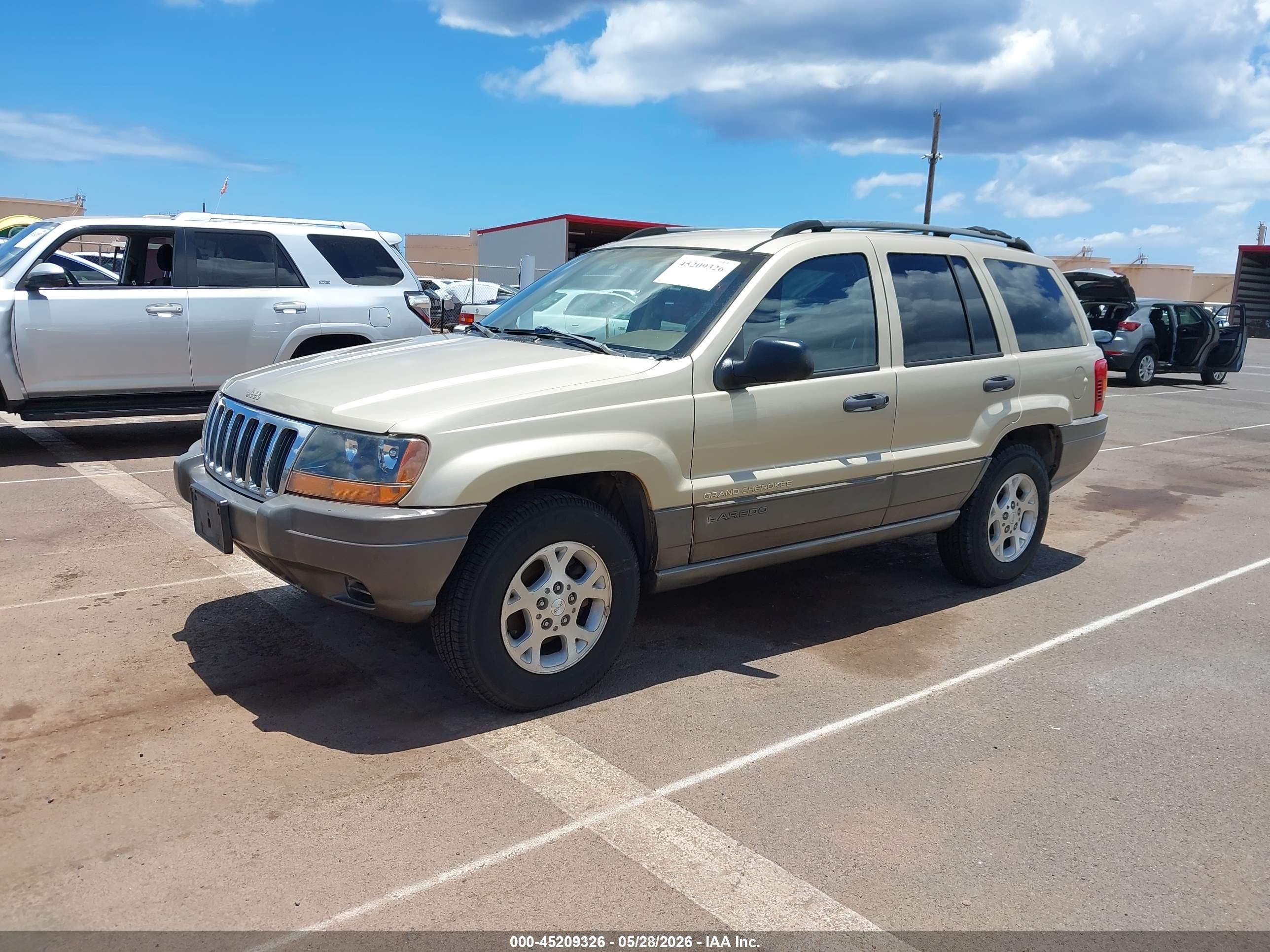2000 Jeep Grand Cherokee Laredo Gold vin: 1J4G248S4YC360754