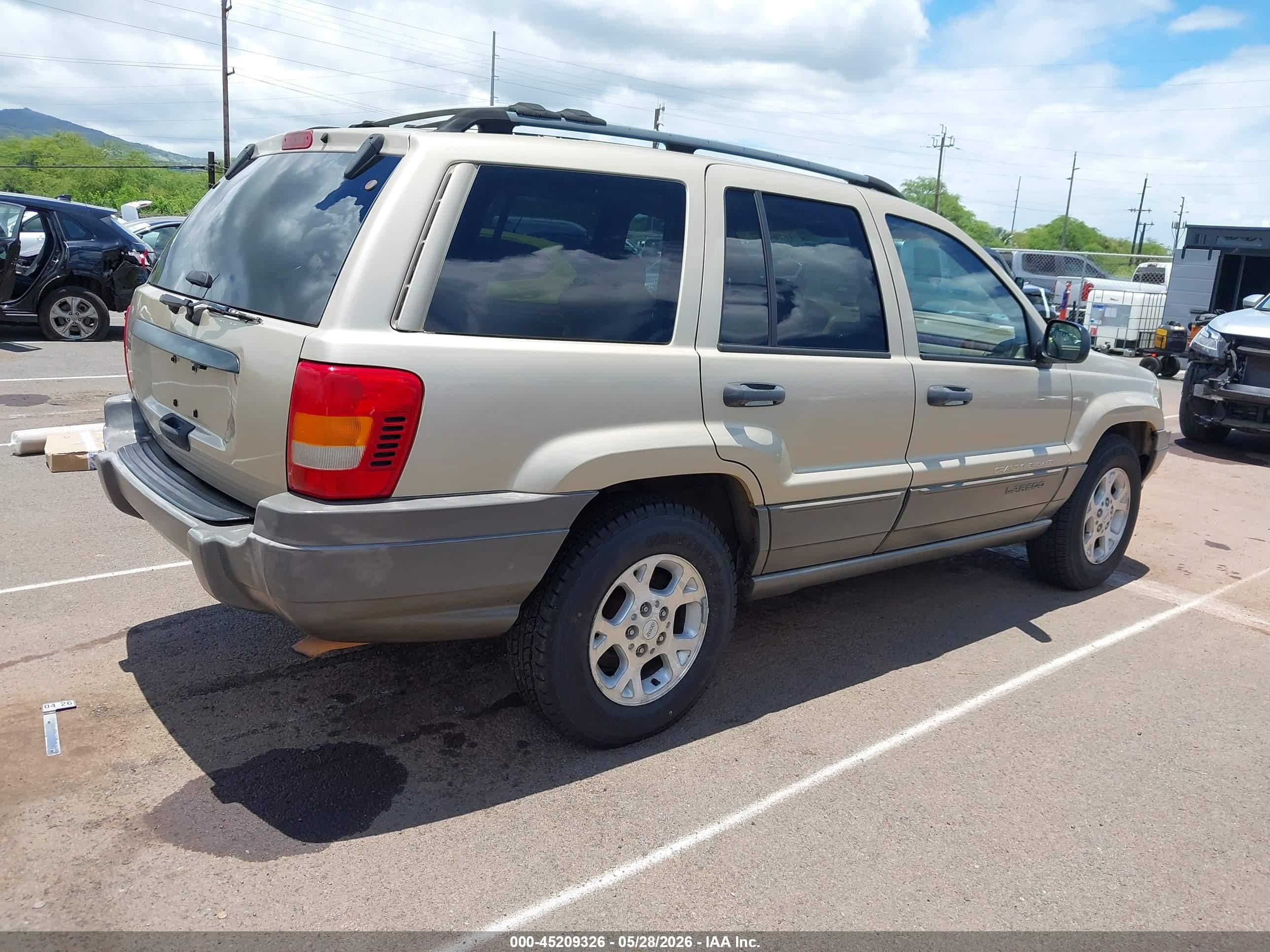 2000 Jeep Grand Cherokee Laredo Gold vin: 1J4G248S4YC360754