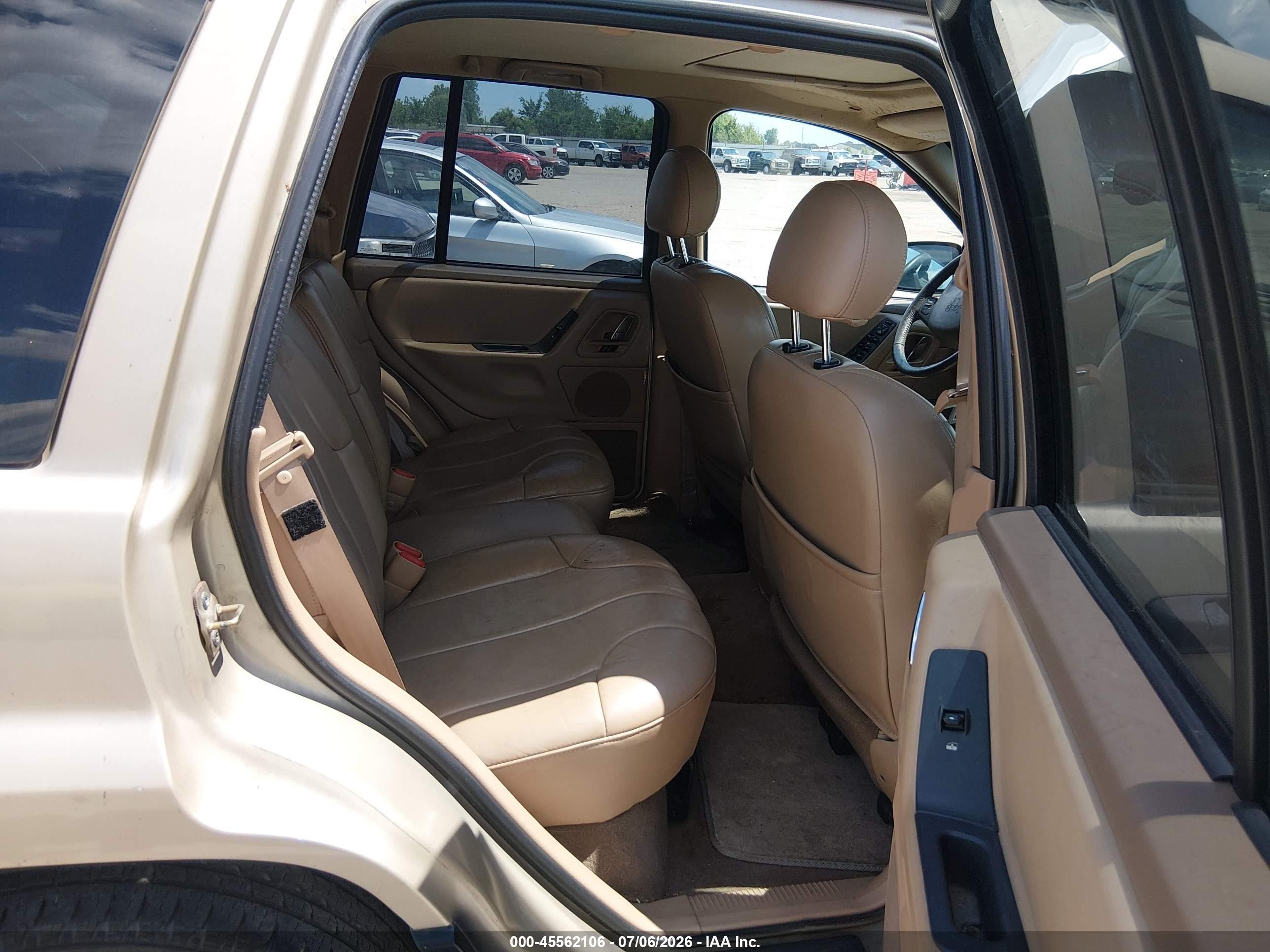 2000 Jeep Grand Cherokee Laredo Gold vin: 1J4G248S4YC381667