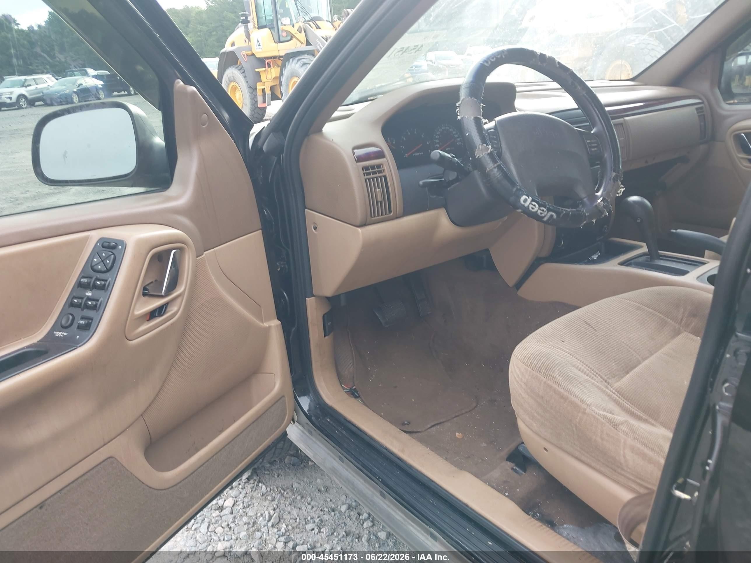2000 Jeep Grand Cherokee Laredo Black vin: 1J4G248S5YC107569