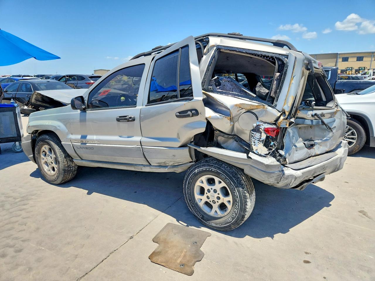 2000 Jeep Grand Cherokee Laredo Silver vin: 1J4G248S9YC160498