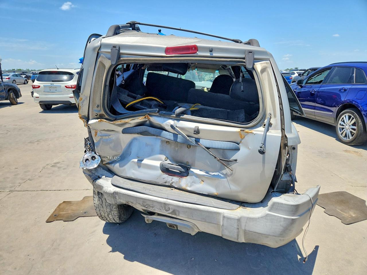 2000 Jeep Grand Cherokee Laredo Silver vin: 1J4G248S9YC160498