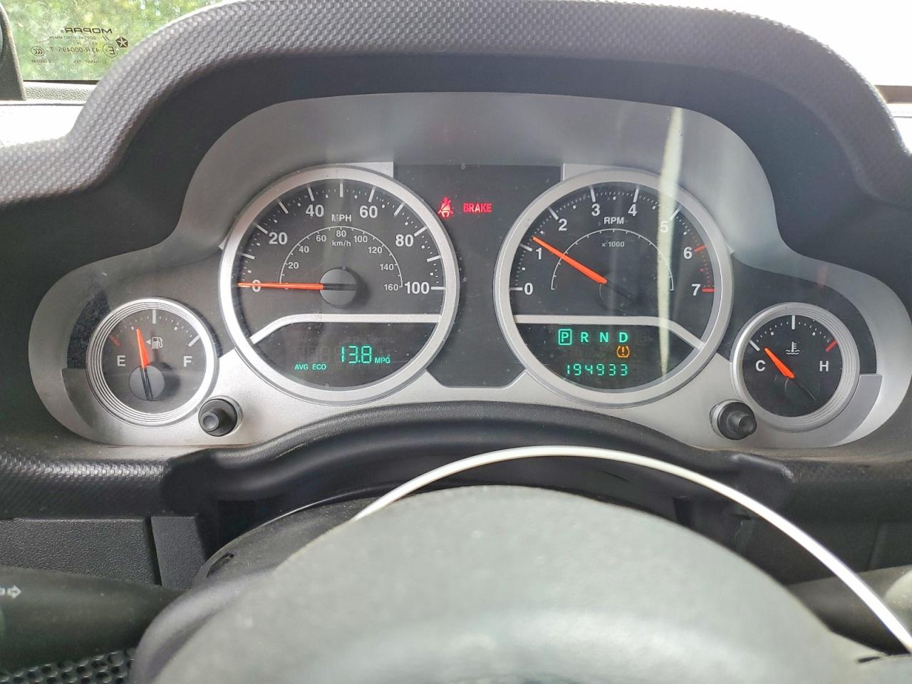 2010 Jeep Wrangler Sport Red vin: 1J4GA2D10AL103830