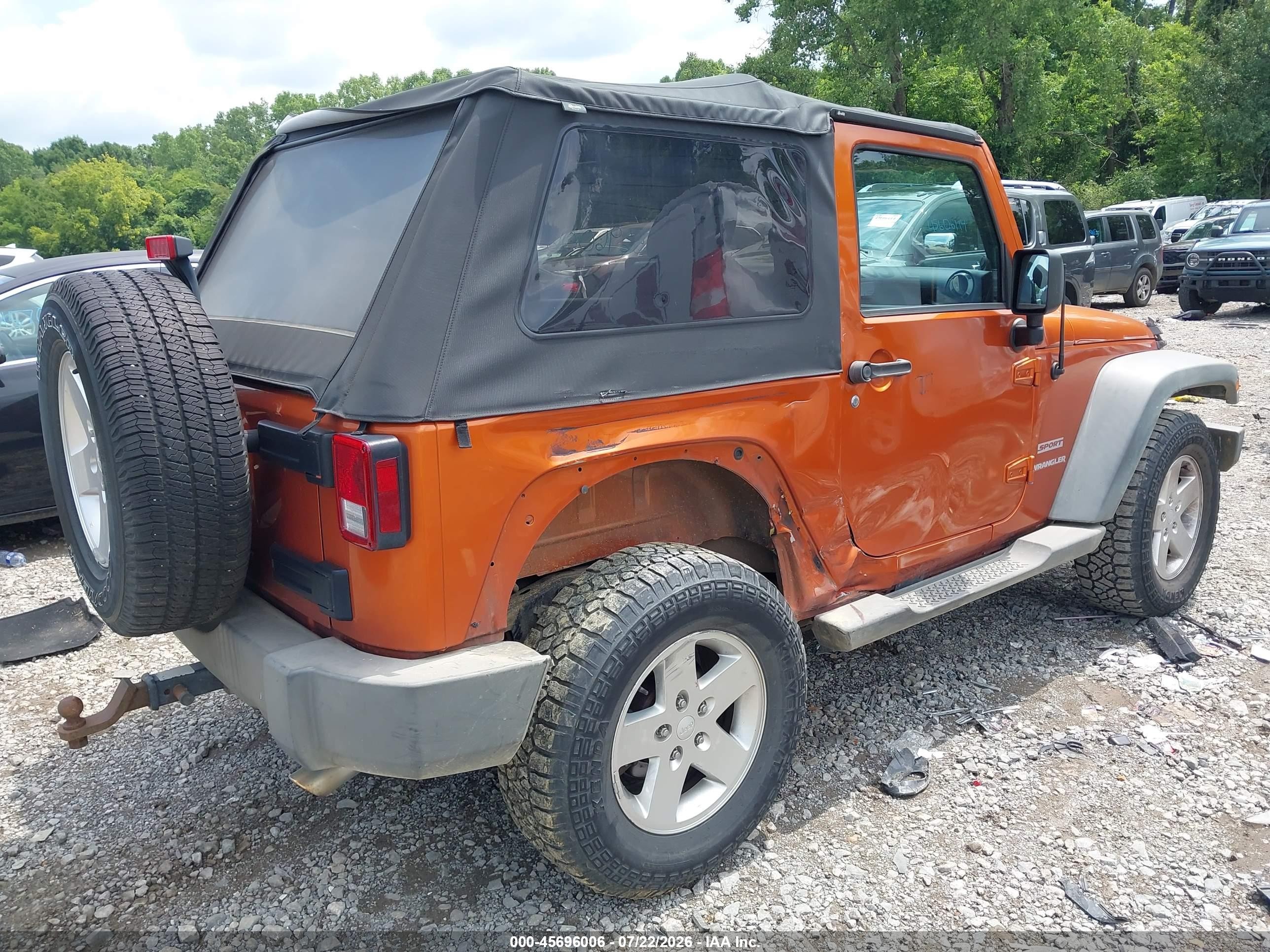 2011 Jeep Wrangler Sport Orange vin: 1J4GA2D10BL620255