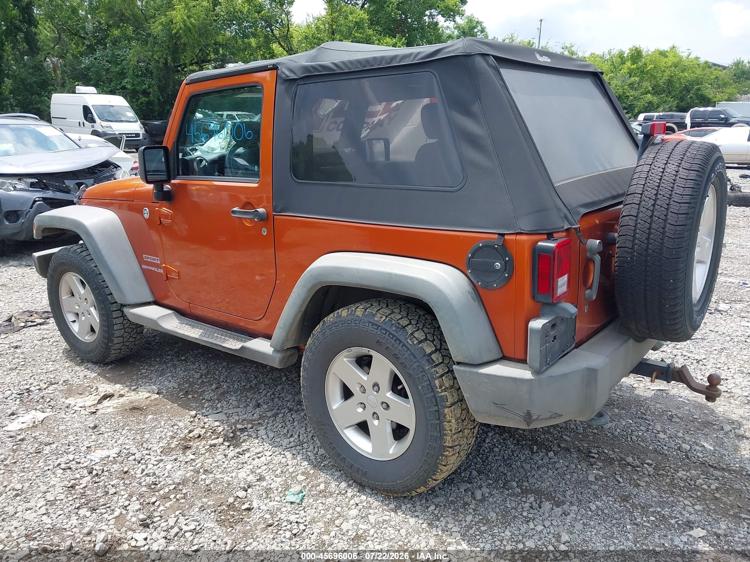 2011 Jeep Wrangler Sport Orange vin: 1J4GA2D10BL620255